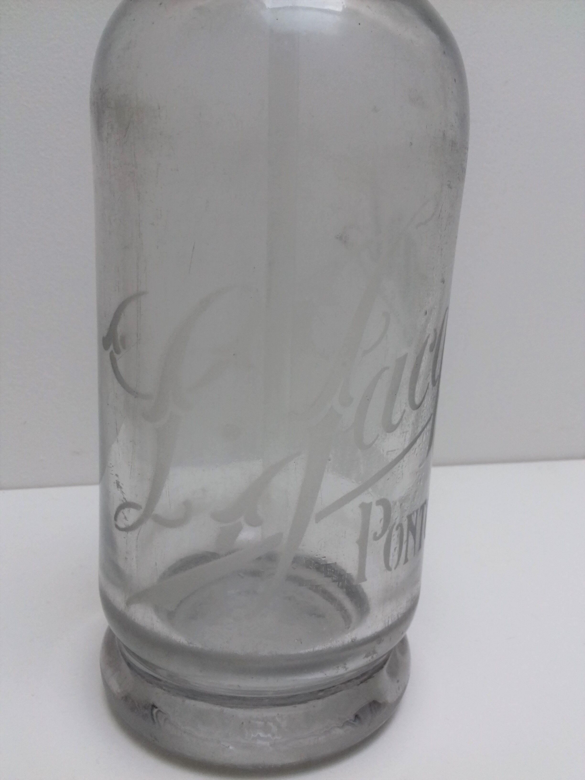 White Selt Water Siphon "JACQUART"