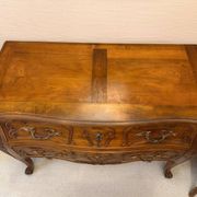 Commode style Louis XV