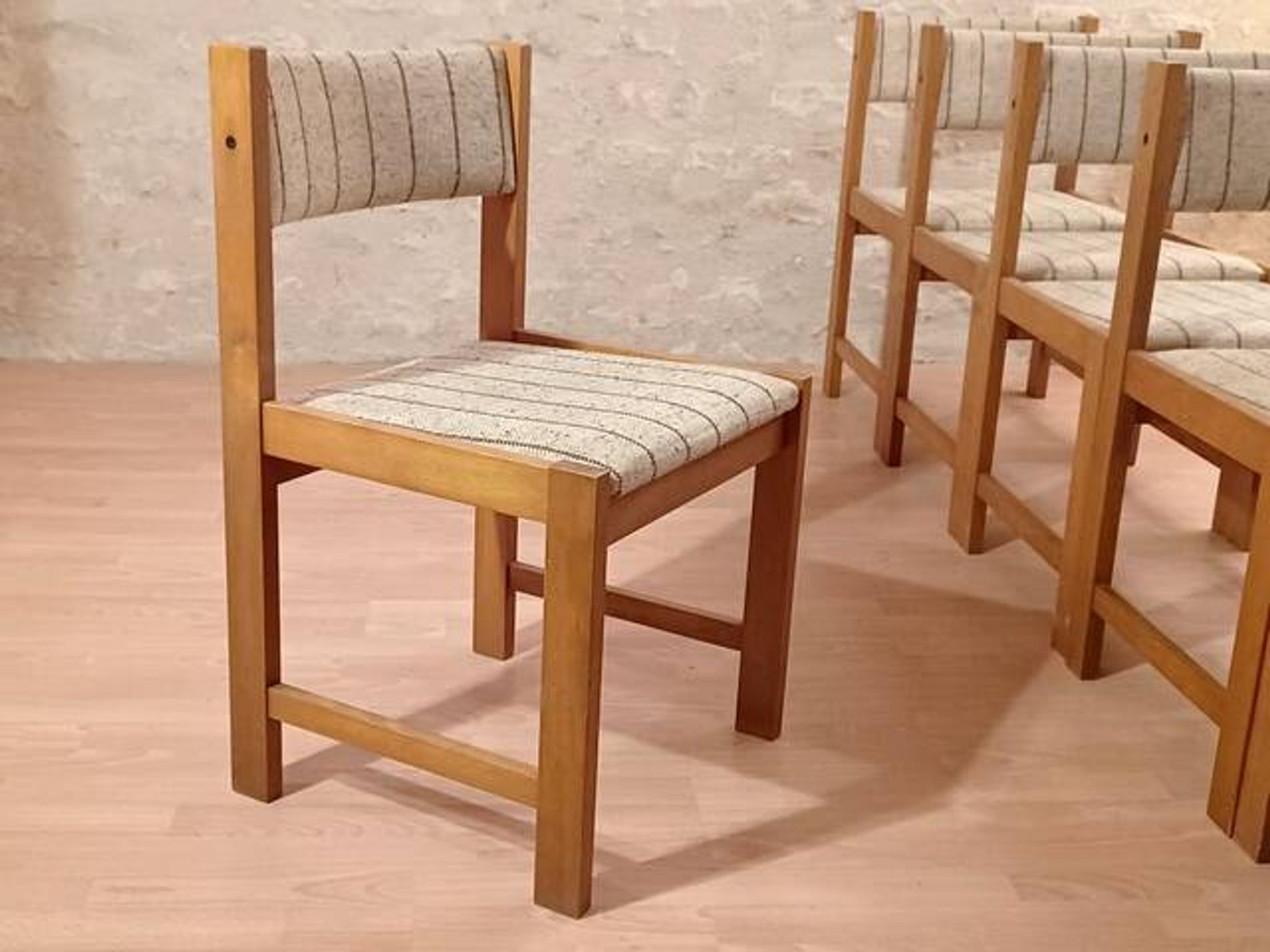 6 Danish Farstrup vintage chairs from the 1960s in solid beech.