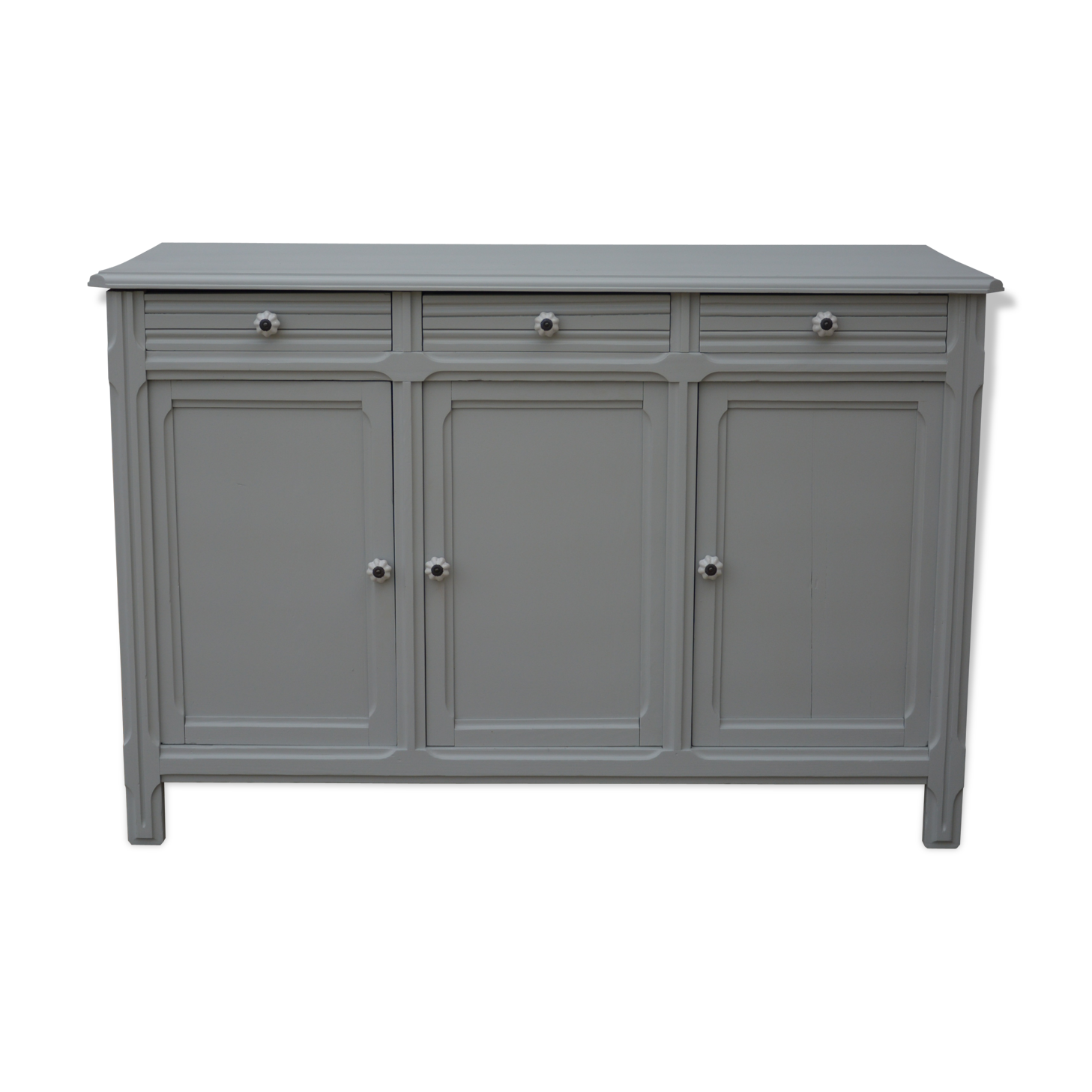 Large Parisian buffet