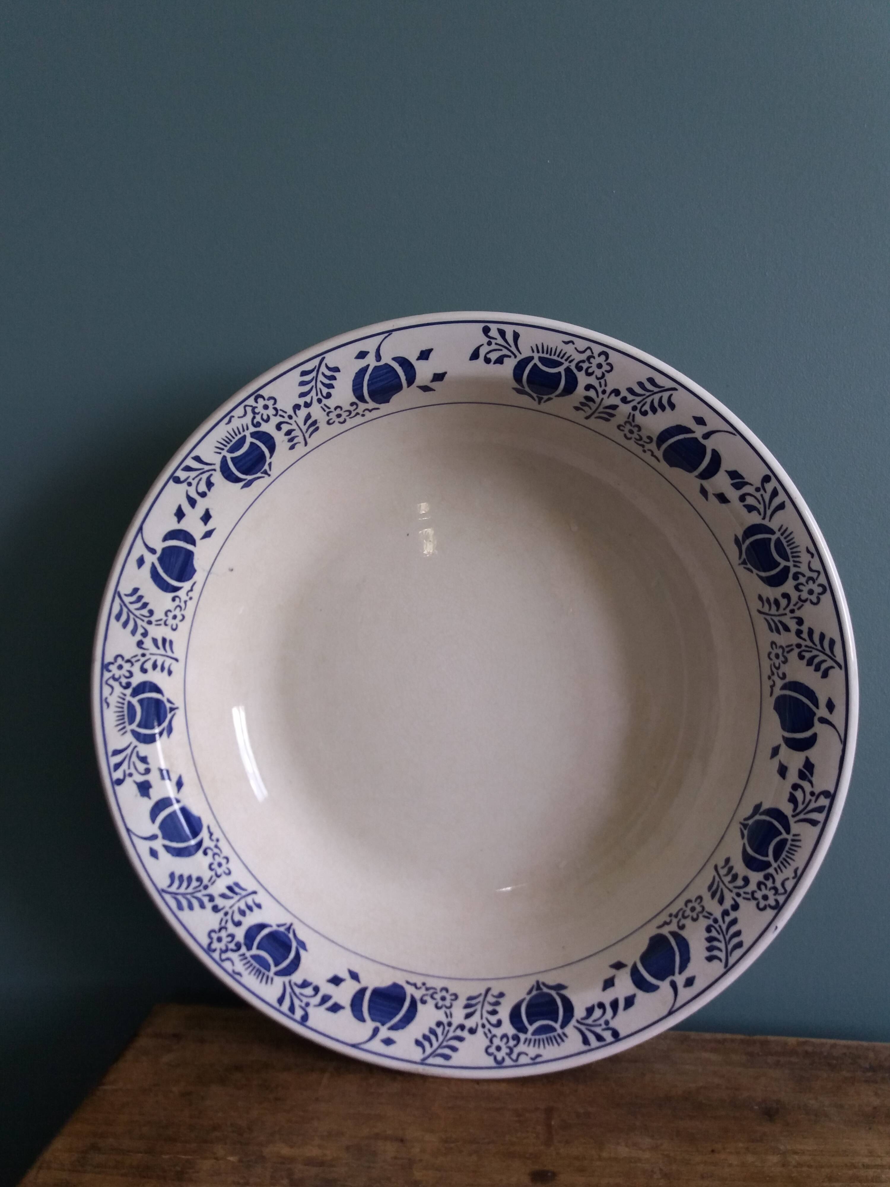 Iron Earth Dishes Moulin des Loups and Hamage