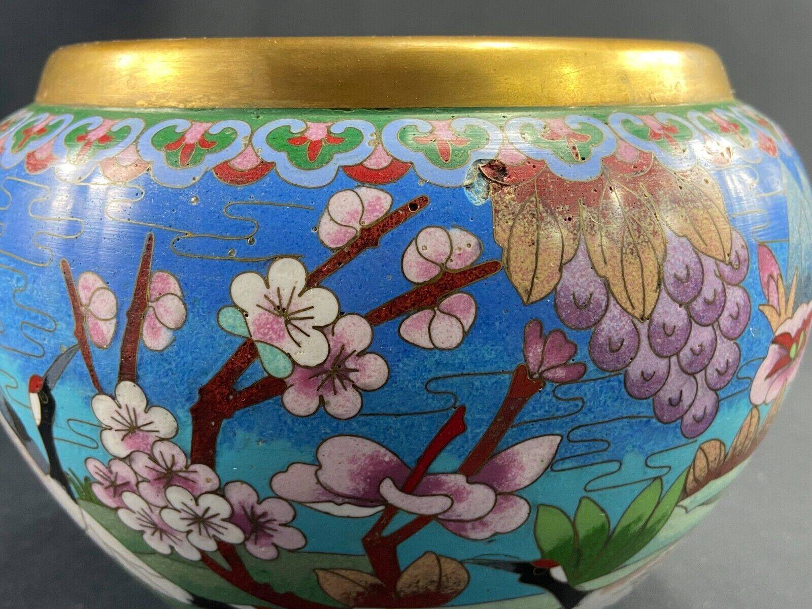 Cloisonné enamel pot cover with floral decoration with heron China Japan