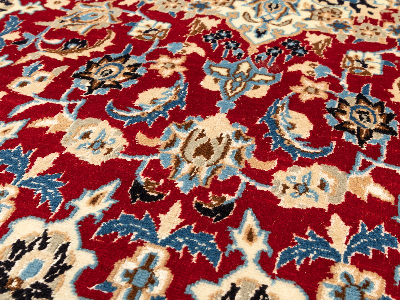 1960s nain carpet, 117 x 210