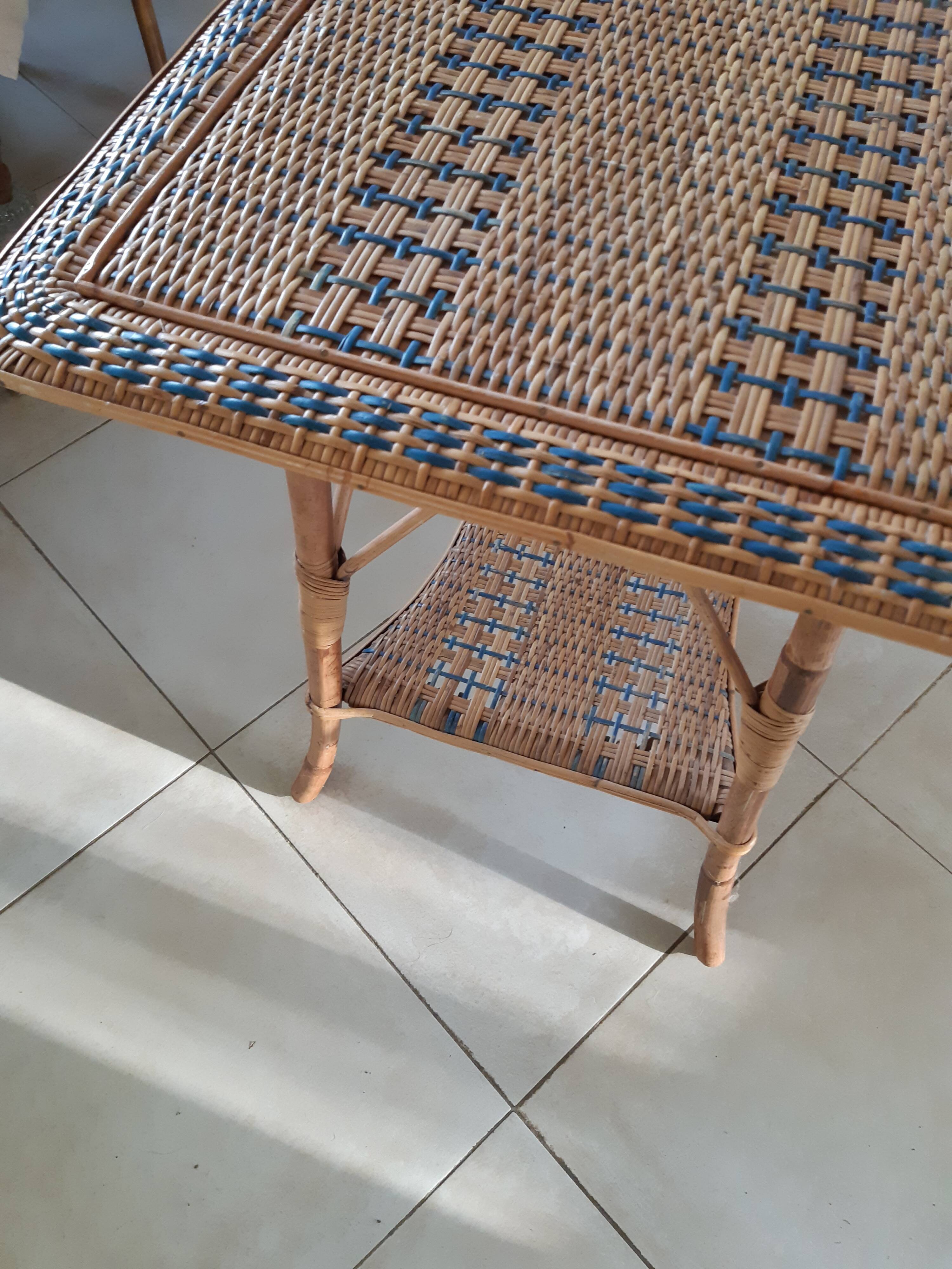 Rattan table