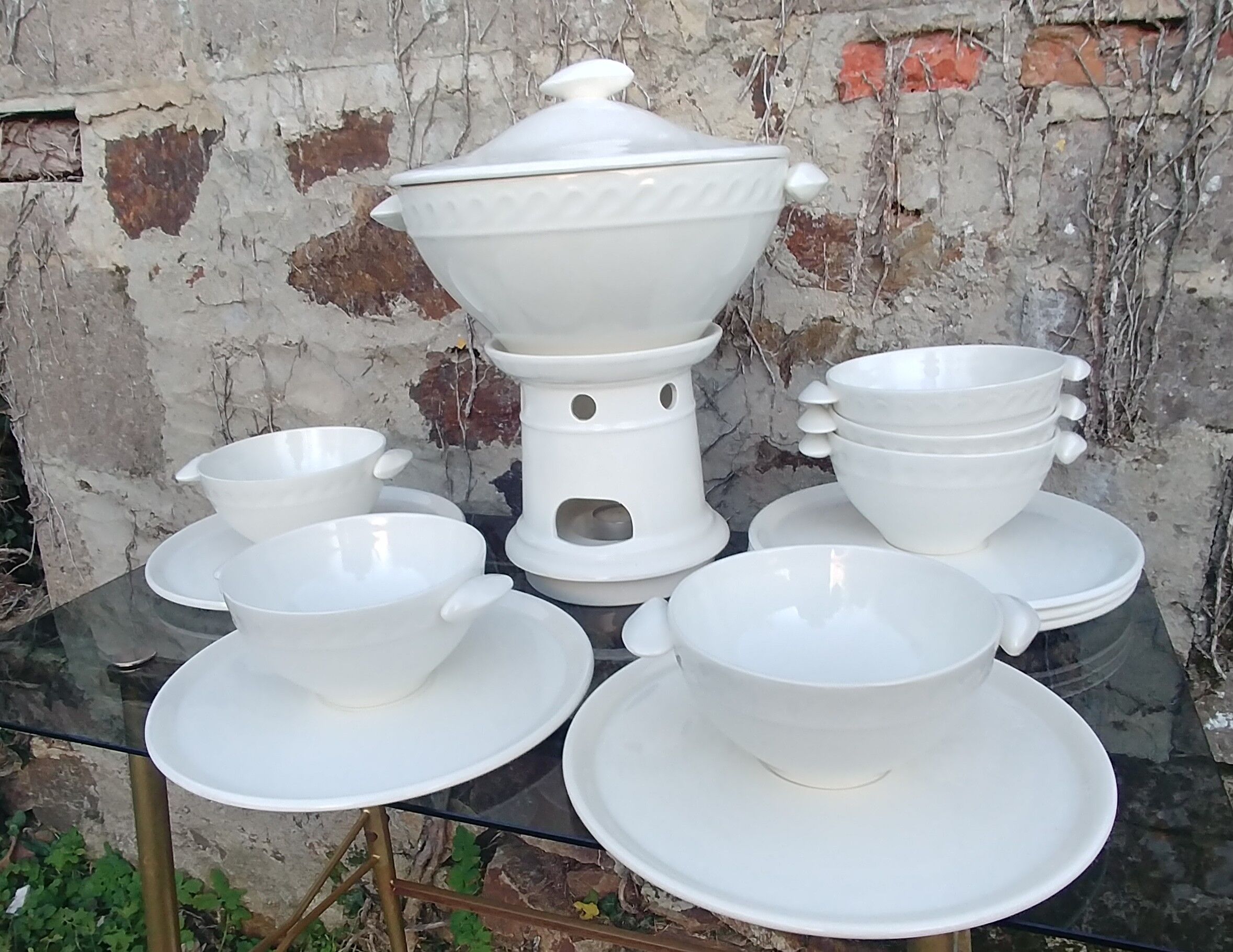 Full service with mussels/fries. in GIEN earthenware 70s/80s