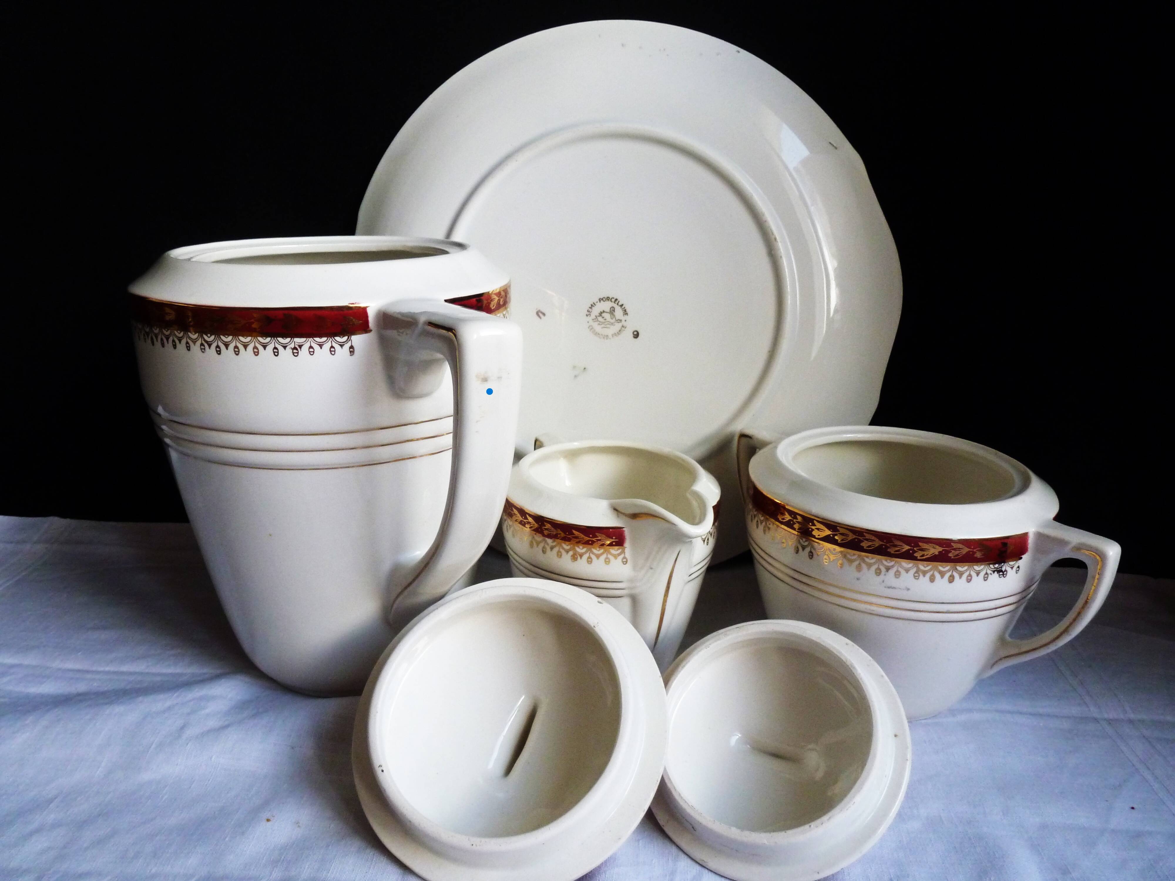1920s coffee service Céranord from Saint-Amand, 24 pieces.