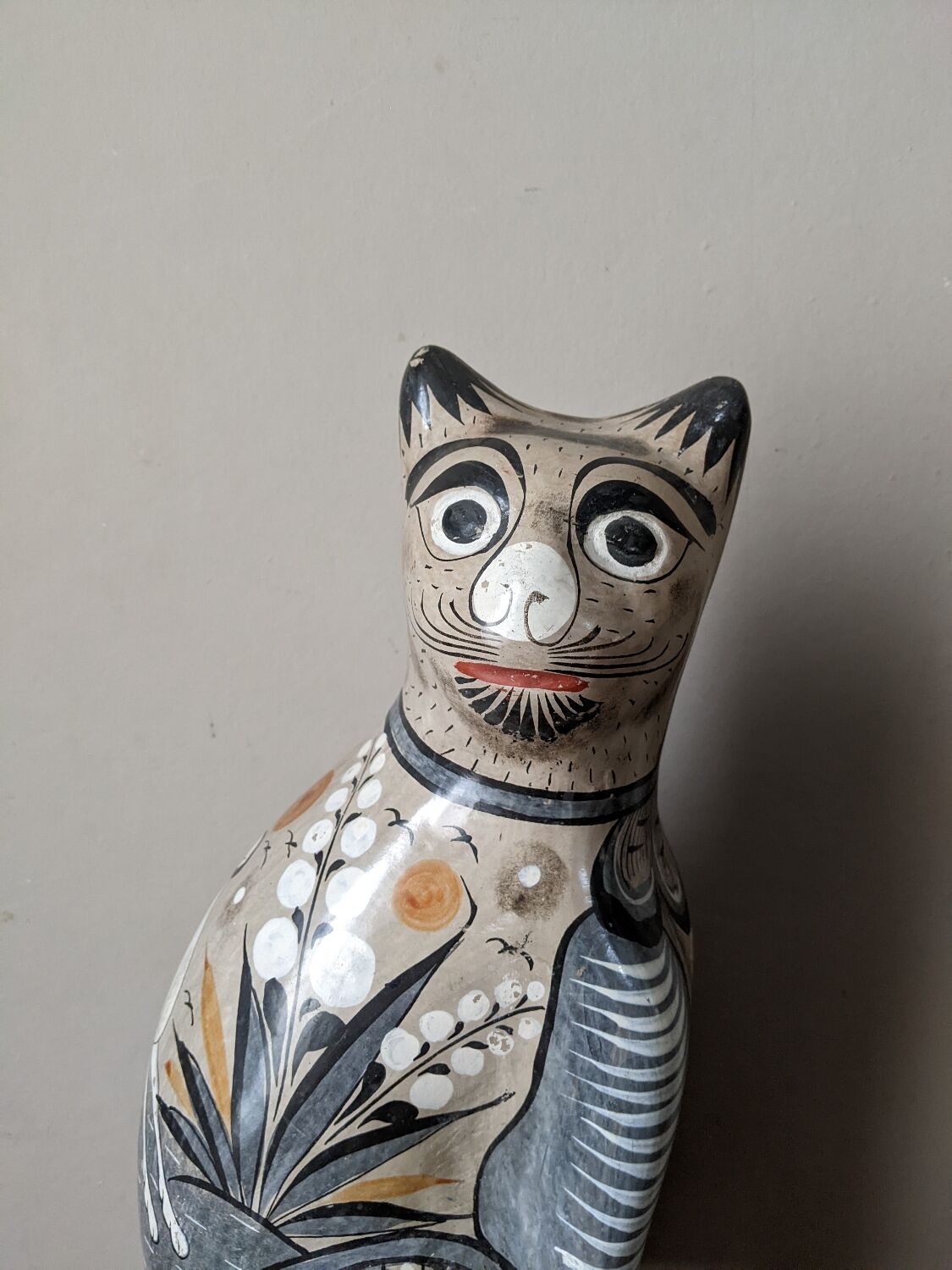 Hand-painted decorative ceramic cat from Tonala, Mexico.