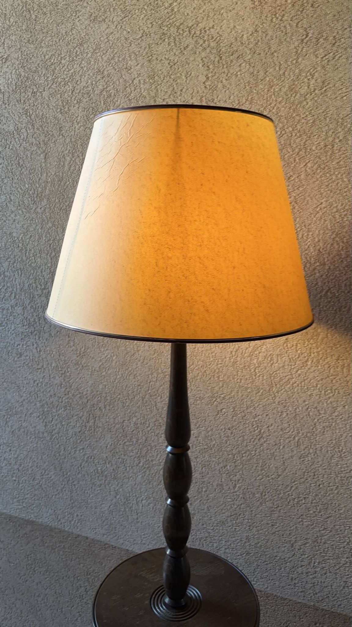 Vintage wooden floor lamp with rotating base and leather shade - 1970s