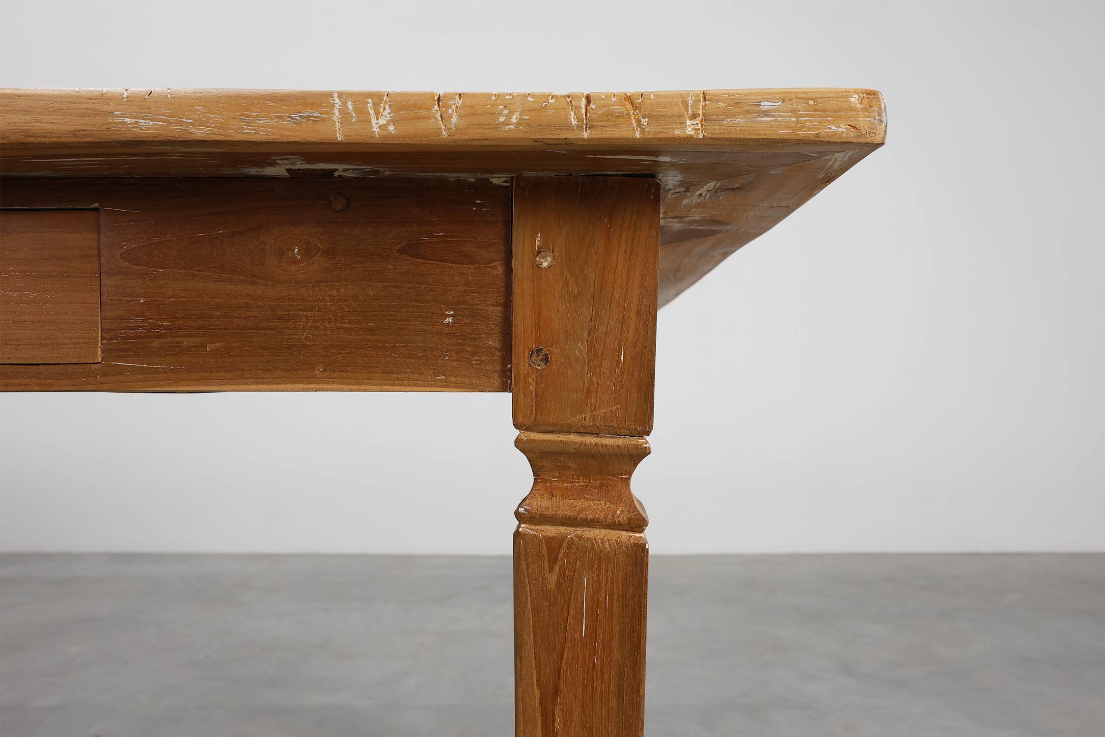 Table de ferme provinciale en bois d'orme, France vers 1850