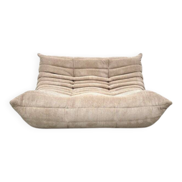 Two-seater canapé in beige corduroy attributed to Michel Ducaroy for Ligne Roset, 1970s.