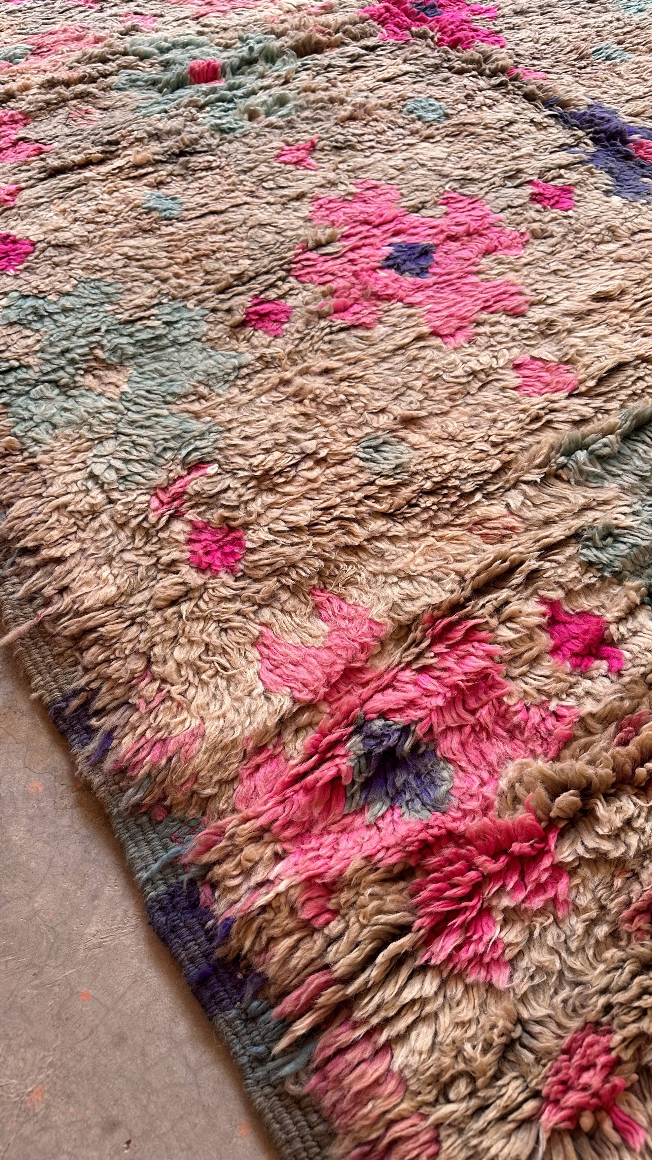 Talsint colorful Berber rug - 433 x 189 cm