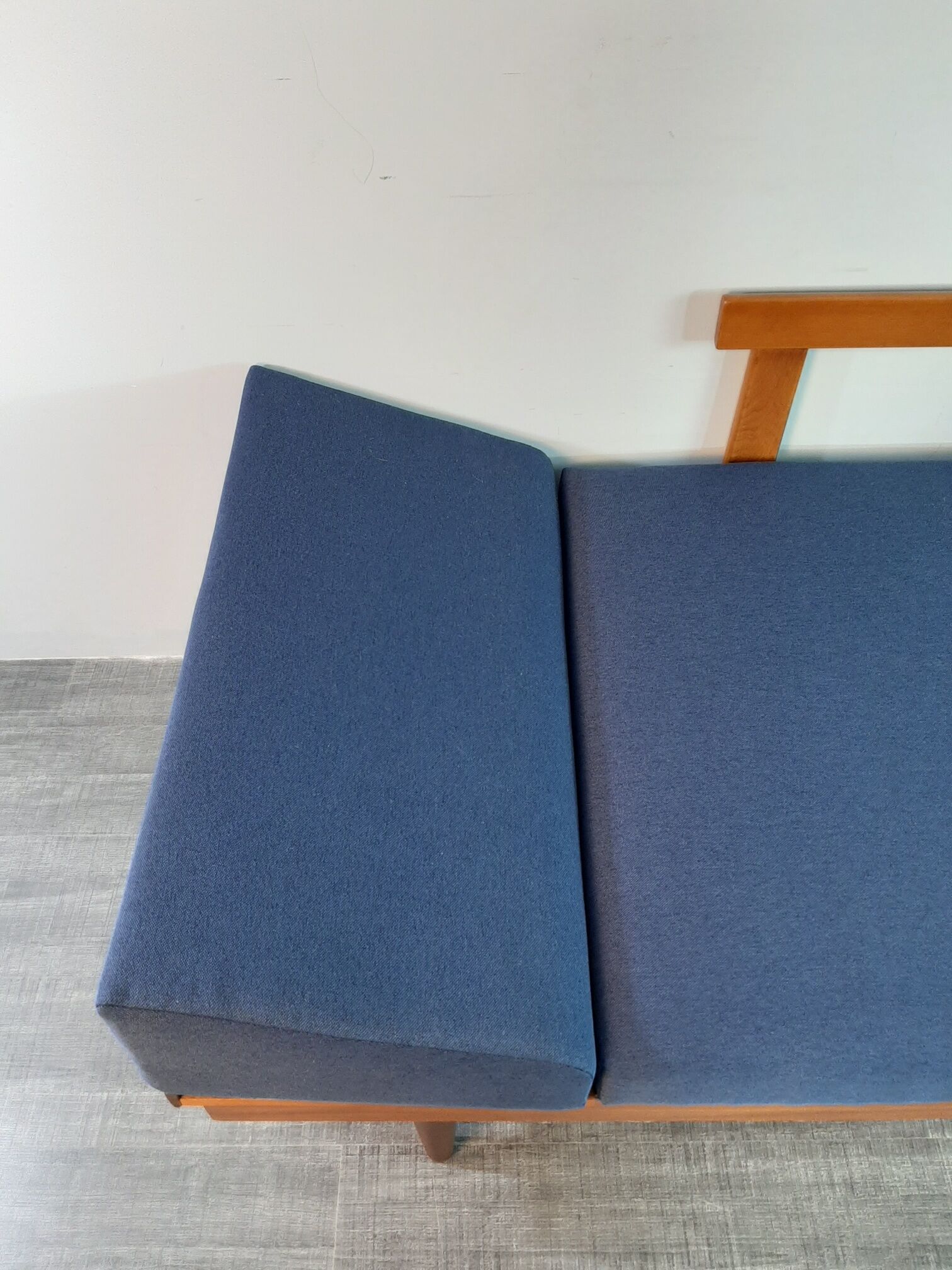 Norwegian daybed sofa in teak and blue fabric "svanette" by Ingma Relling, 1960s