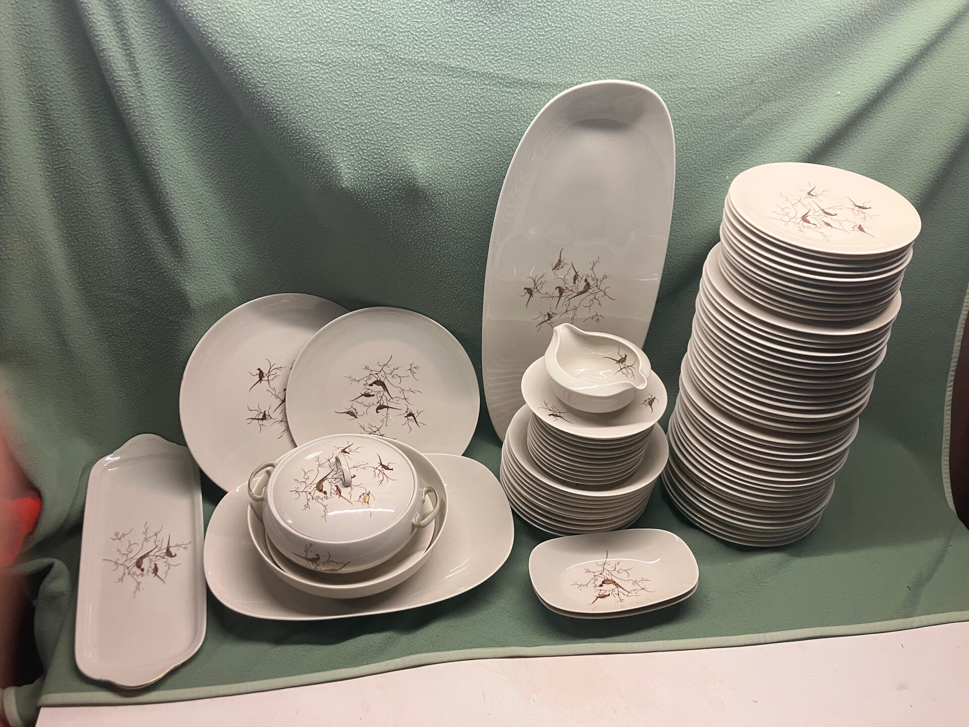magnificent table service in Limoges porcelain RAYNAUD 81 pieces