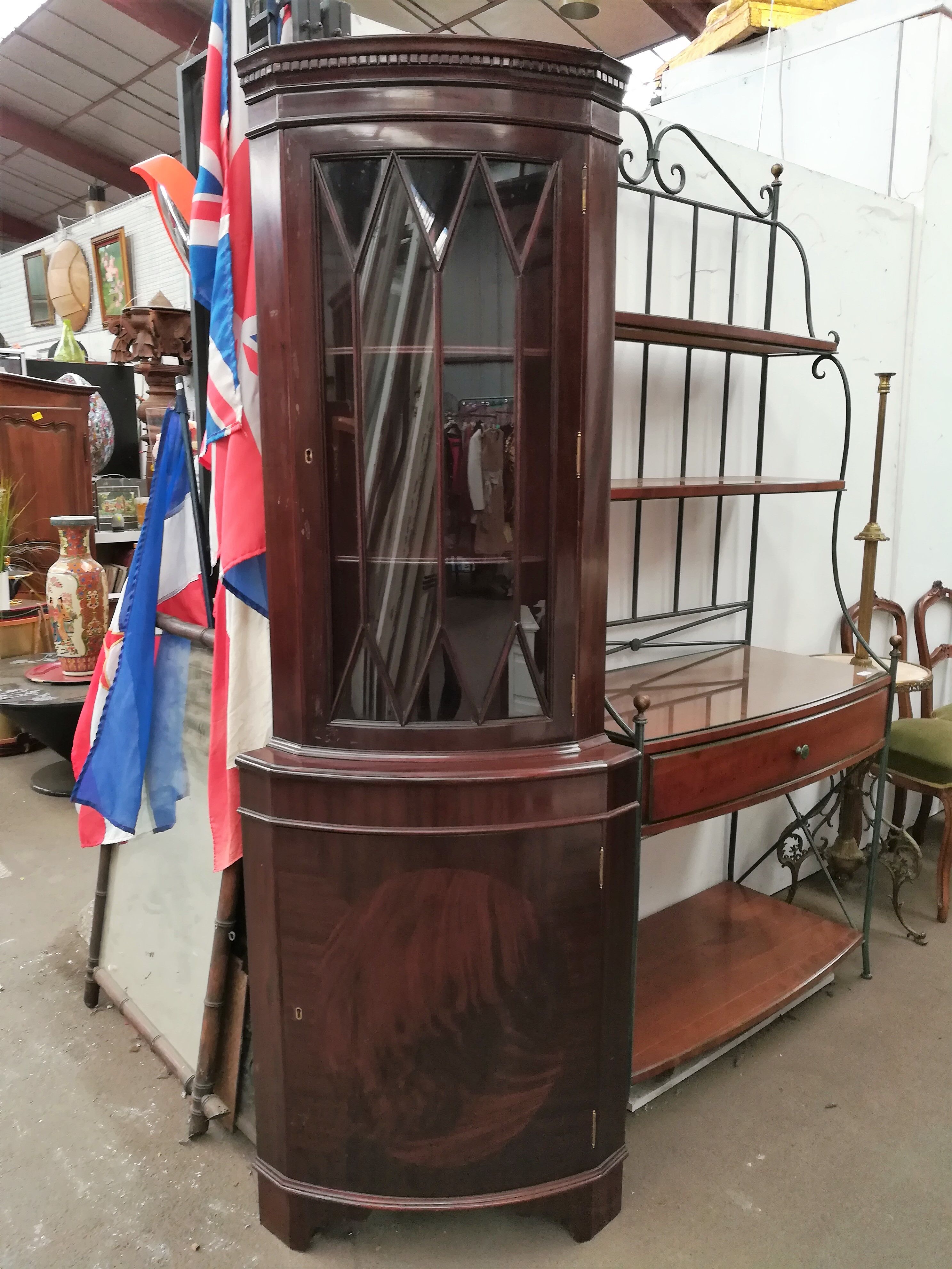 English corner screen in mahogany