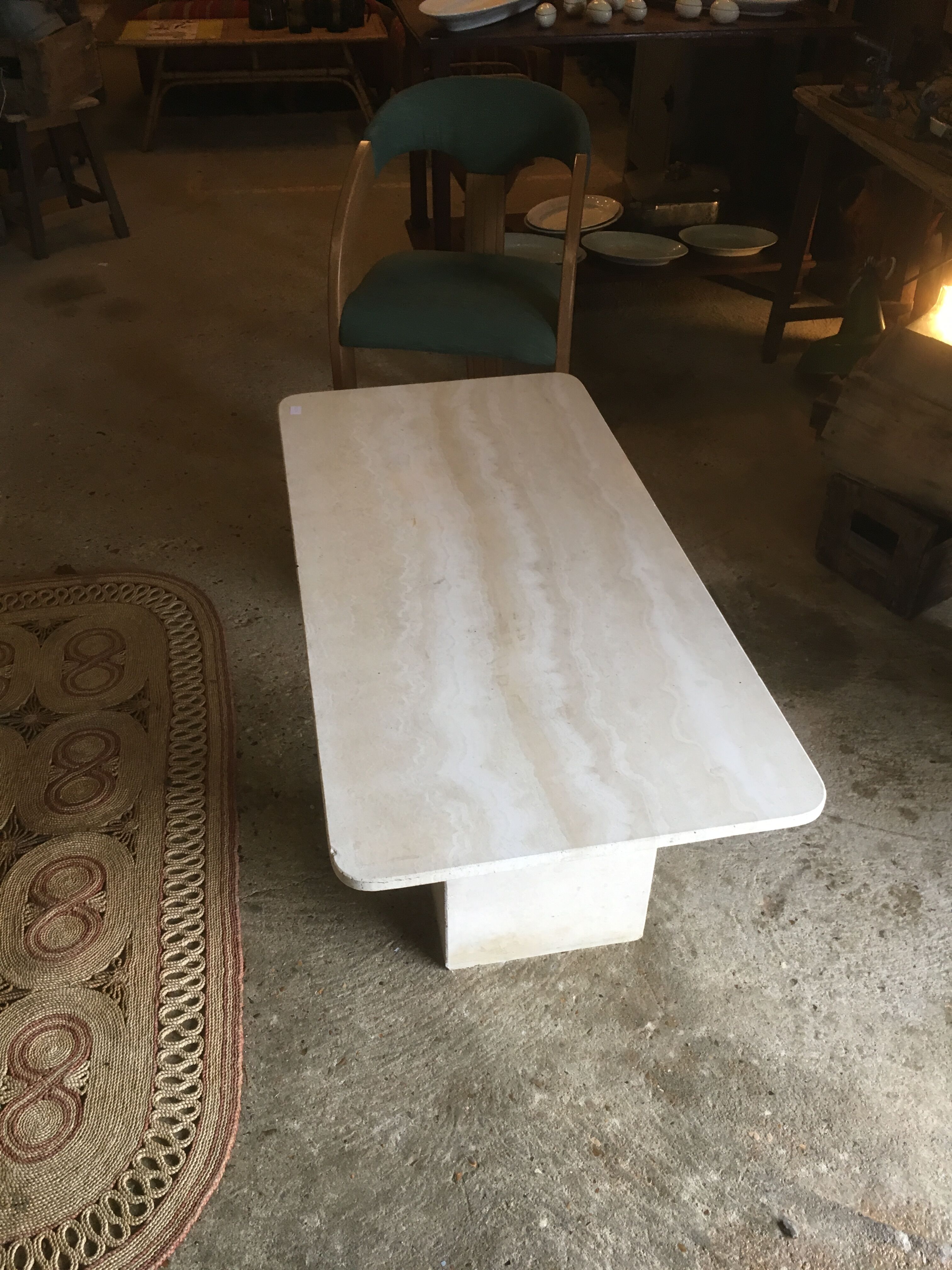 Table basse en travertin