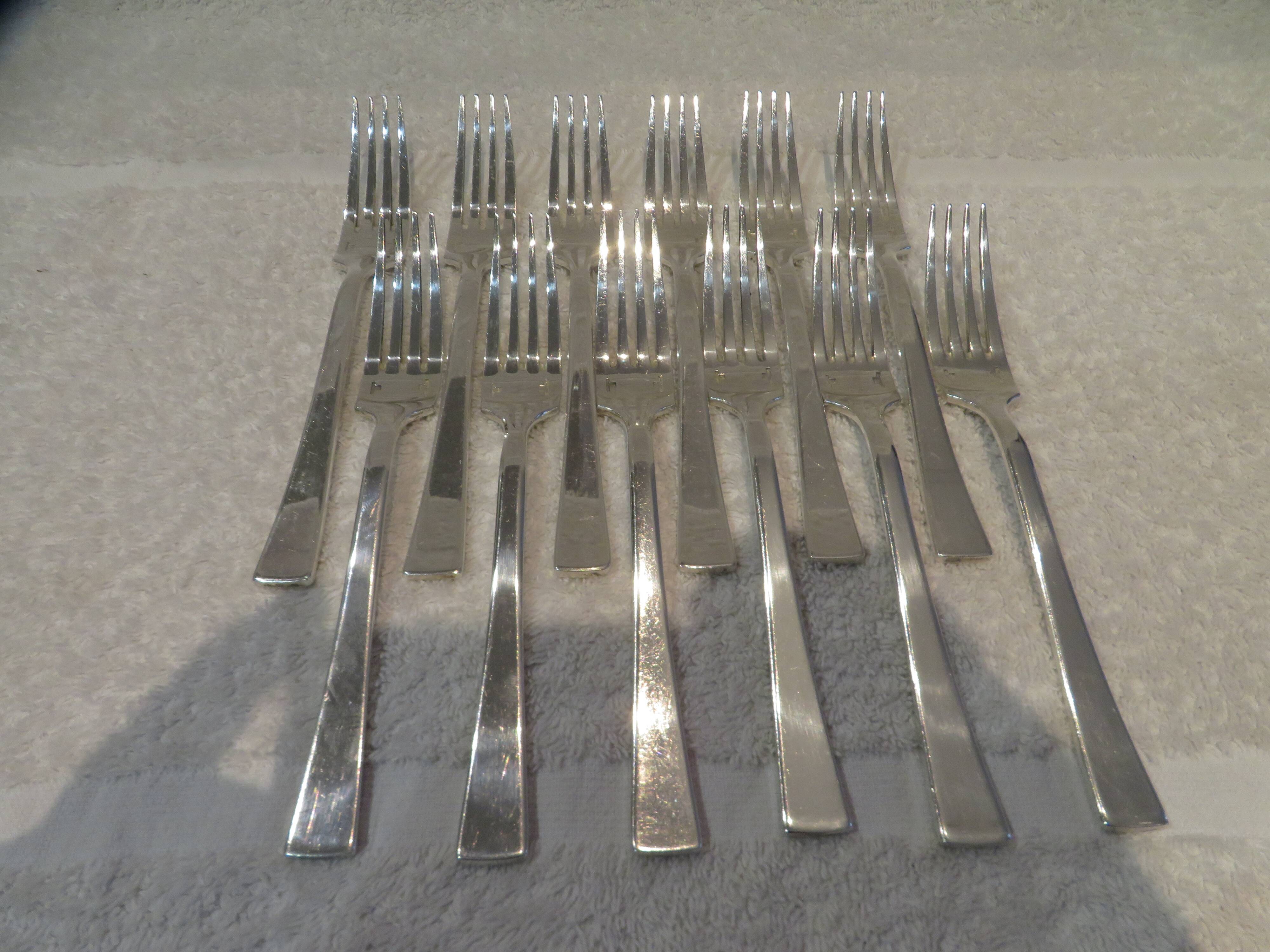 12 Christofle Concorde silver plated dessert forks, 17cm