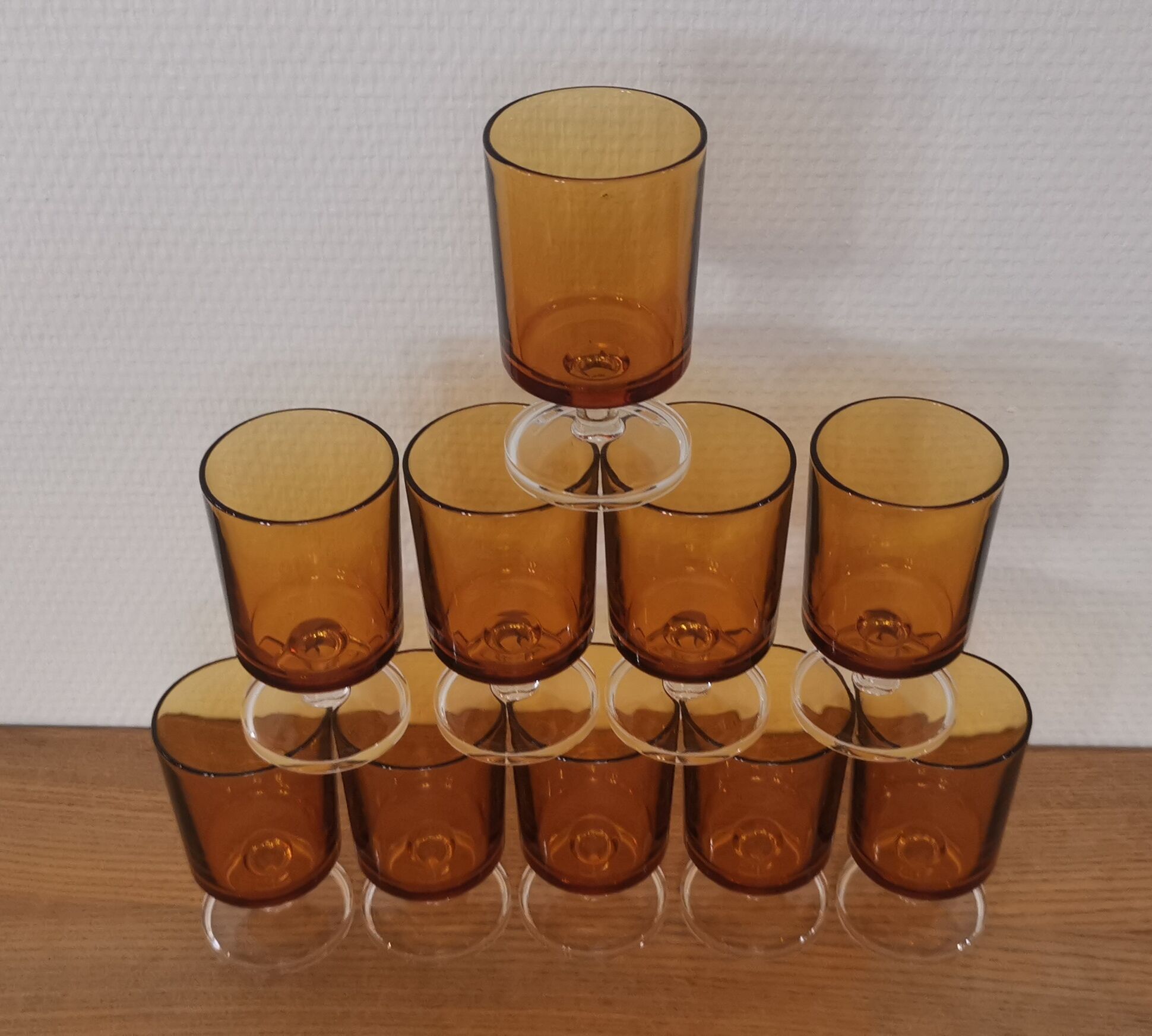 Lot 10 wine glasses Luminarc Cavalier amber
