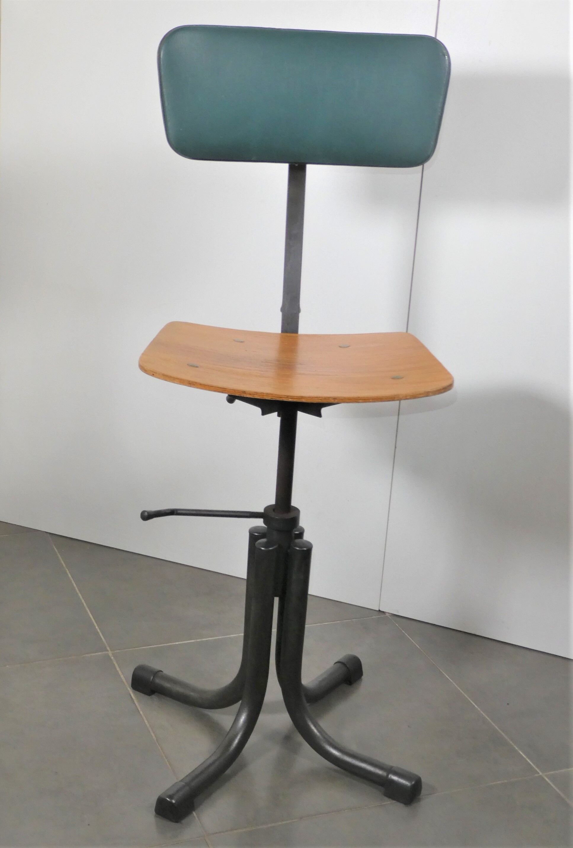 Chaise biénaise