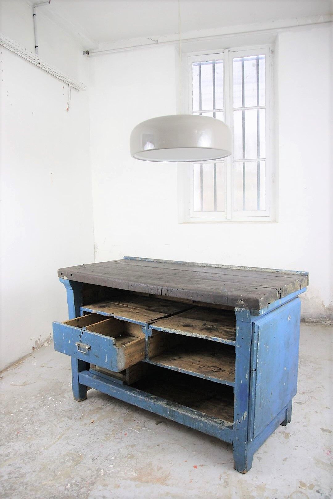 Industrial workbench in oak