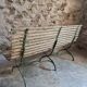 Banc de jardin pliant français ancien, pin et cadre en fer riveté