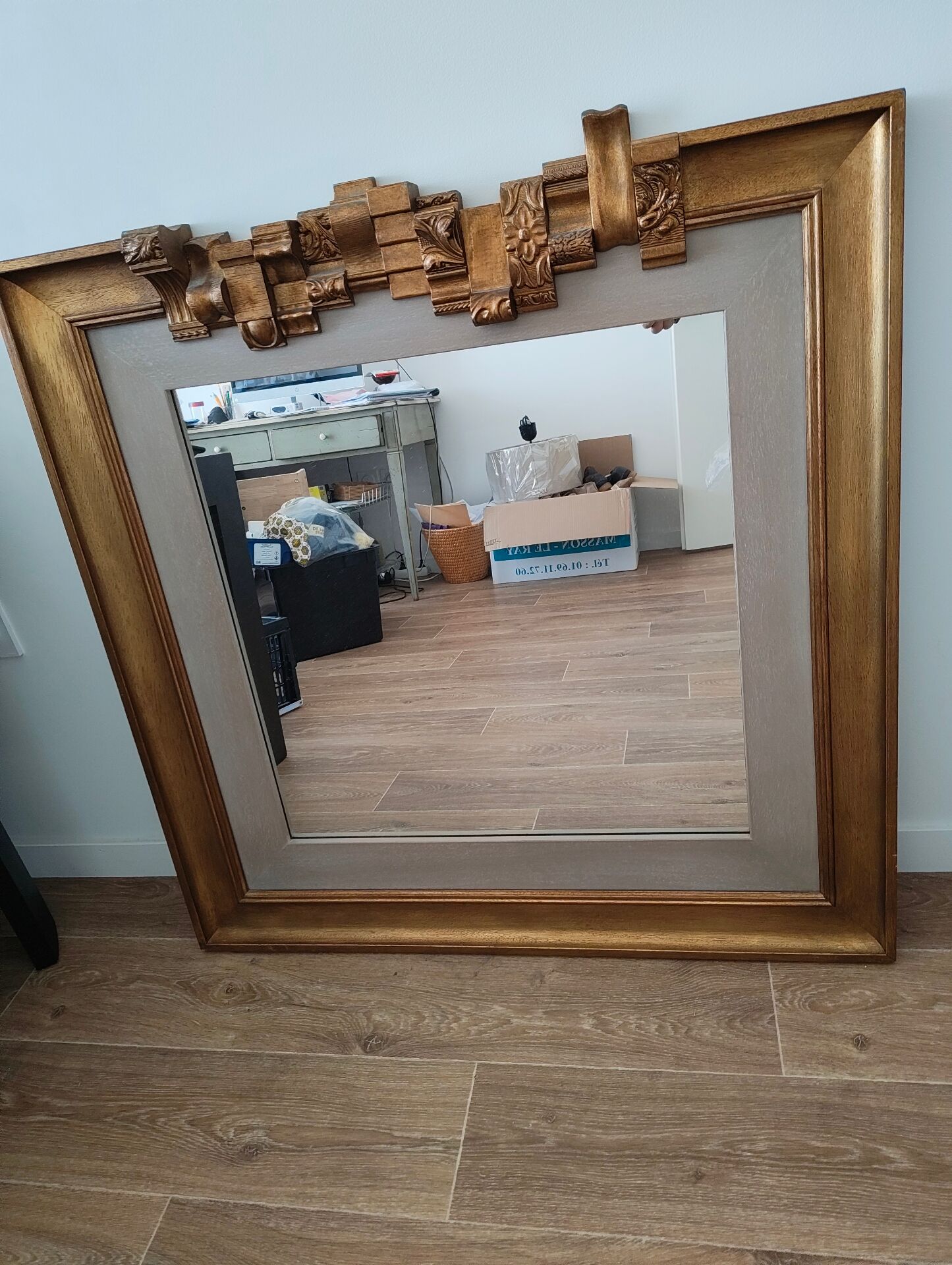 Wall mirror