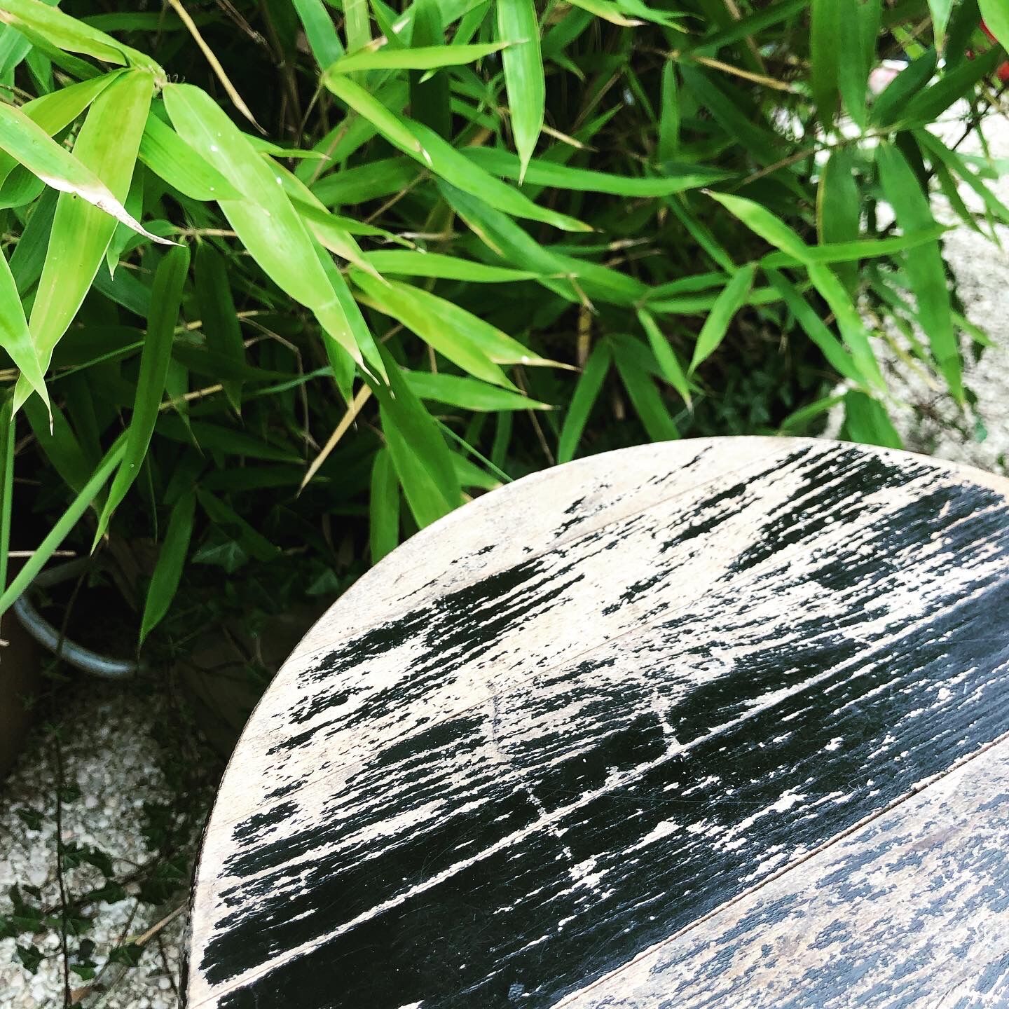 Architect's stool with screw