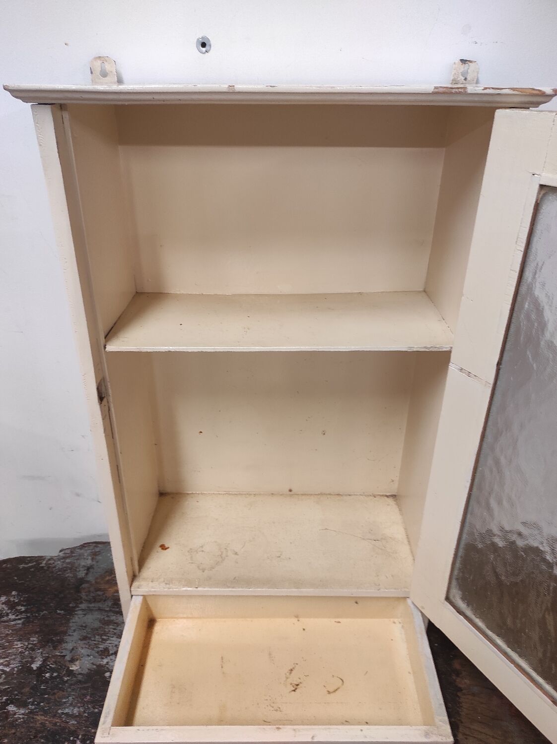 Wall-mounted cabinet with glazed pharmacy in vintage wood