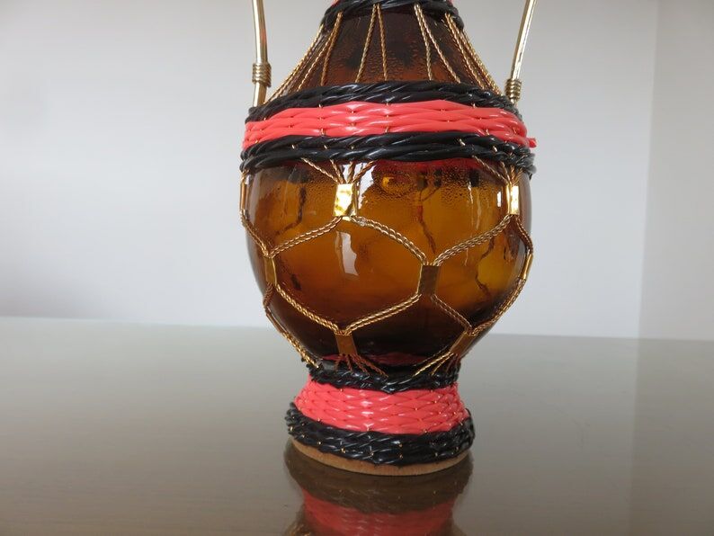 Bottle in pink scoubidou and gold metal 50s 60s