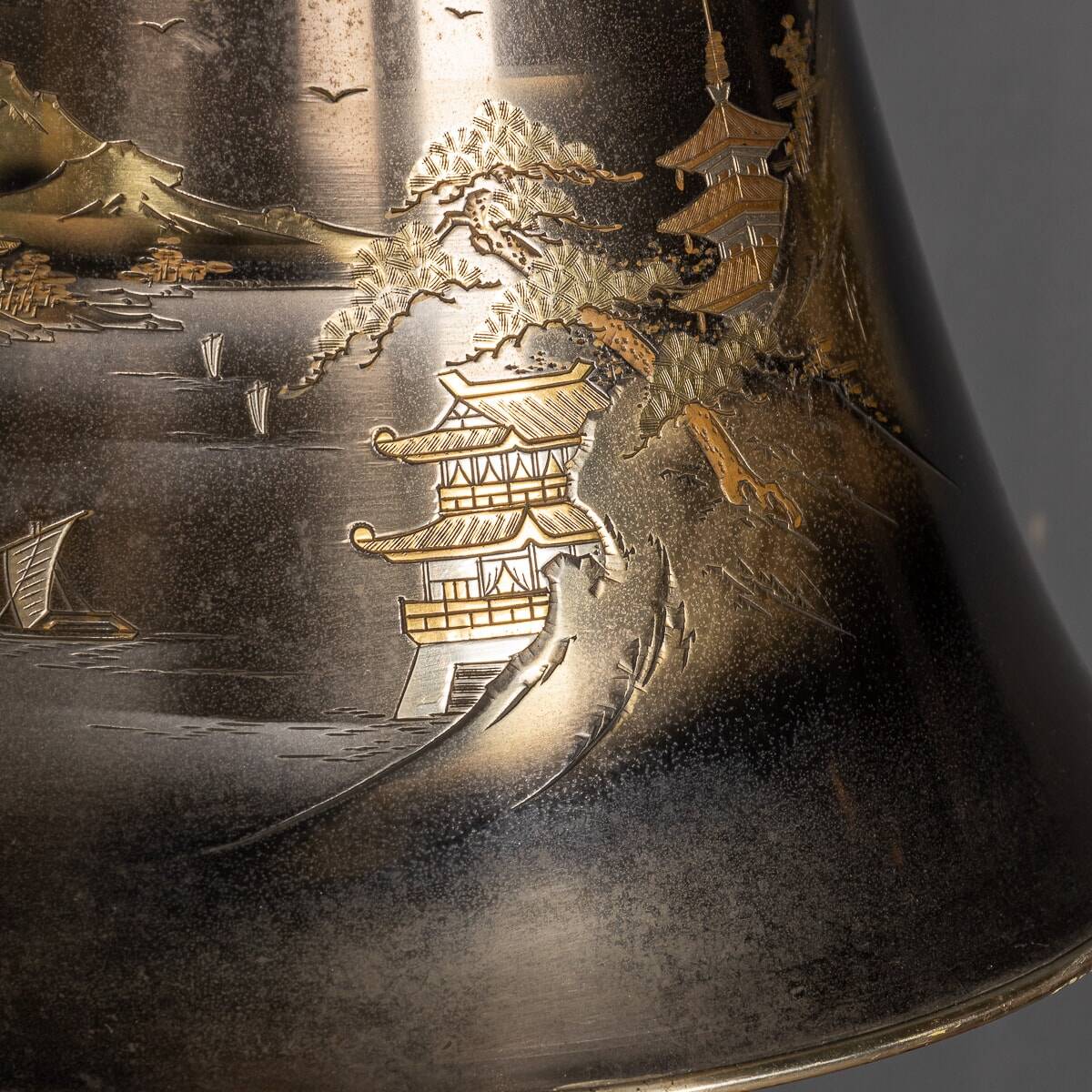 Mid 20thc japanese pair of lacquered table lamps c.1960