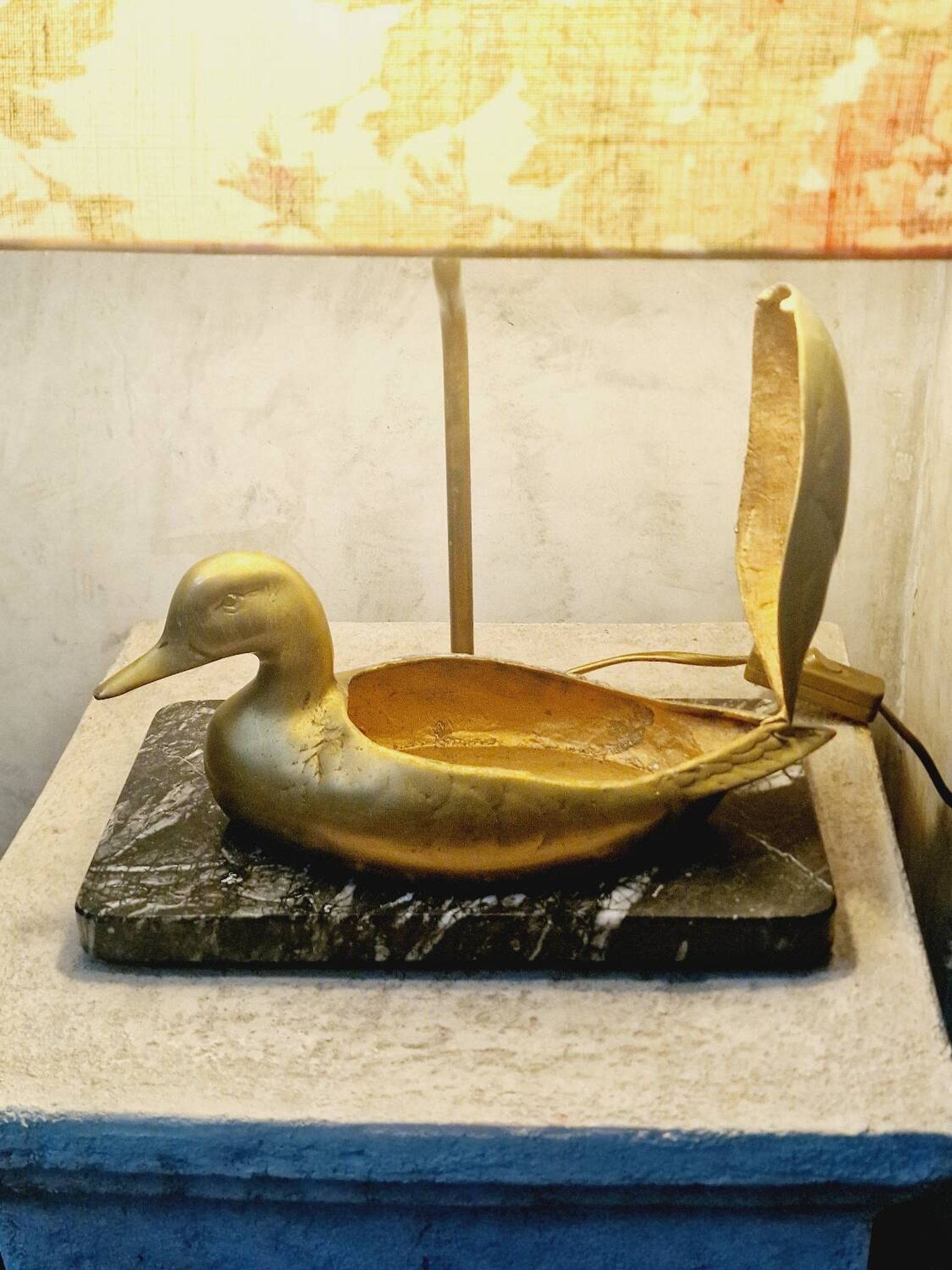 Vintage gold-plated duck lamp