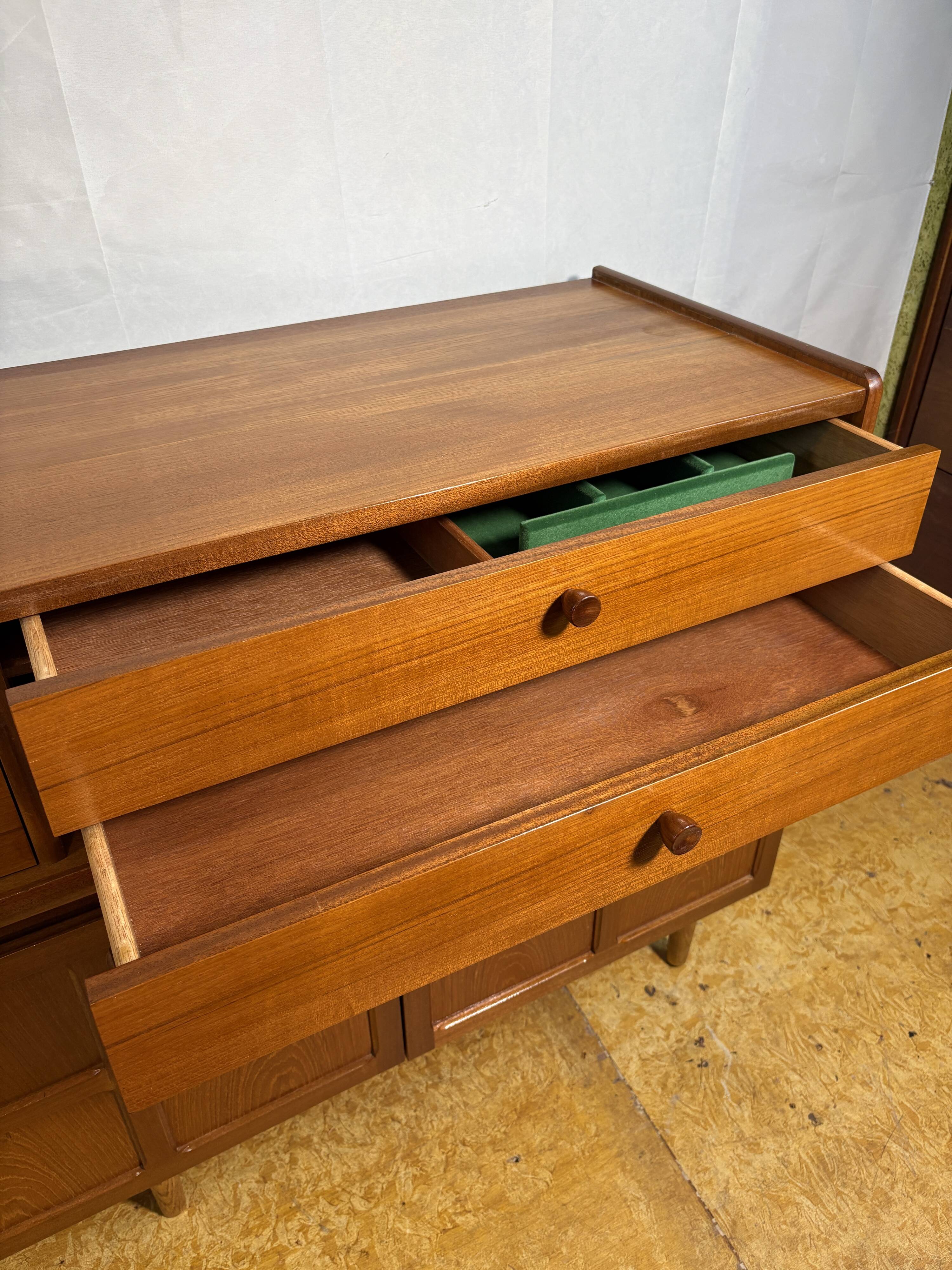 Mid Century Retro Vintage Teak Sideboard by Nathan 1960–1970 English Qualit