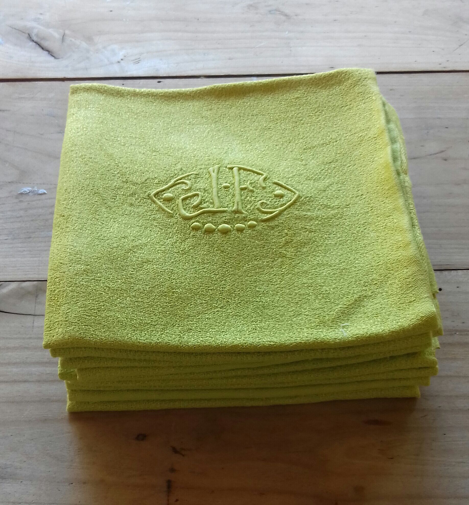 9 damask linen napkins