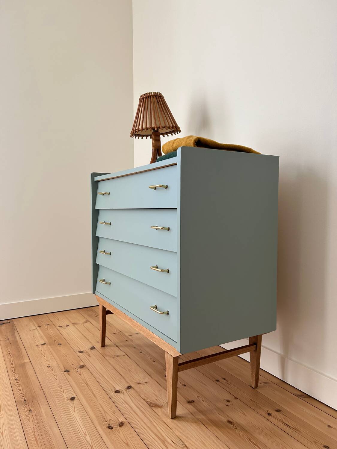 Commode vintage