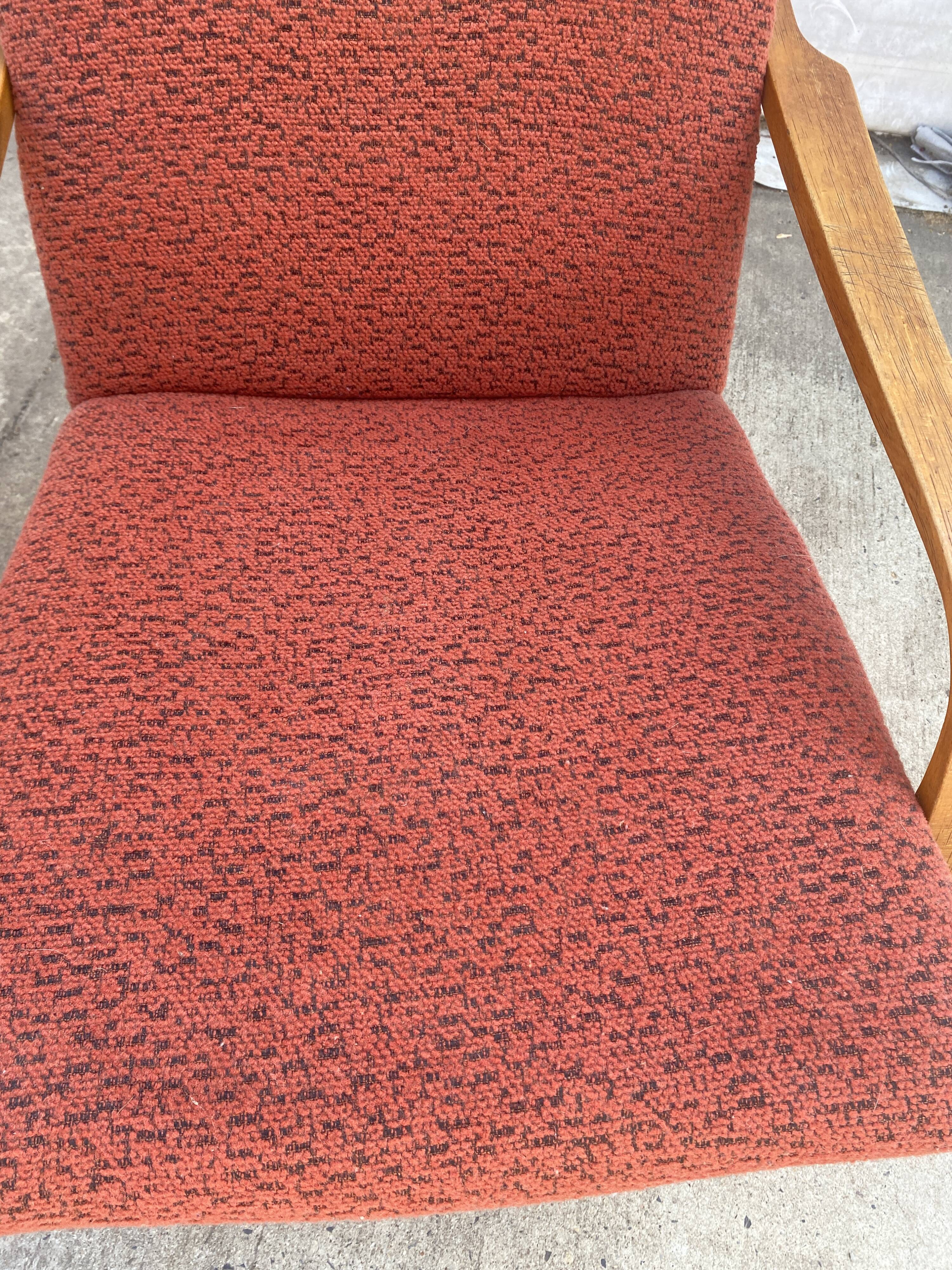 Paire de fauteuils vintage de Jaroslav Šmídek pour Cesky nabytek, 1960