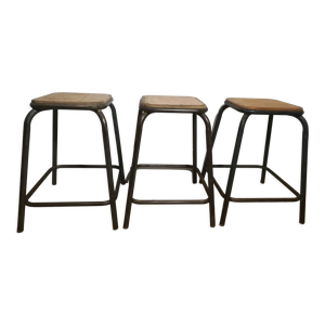 3 tabourets industriels