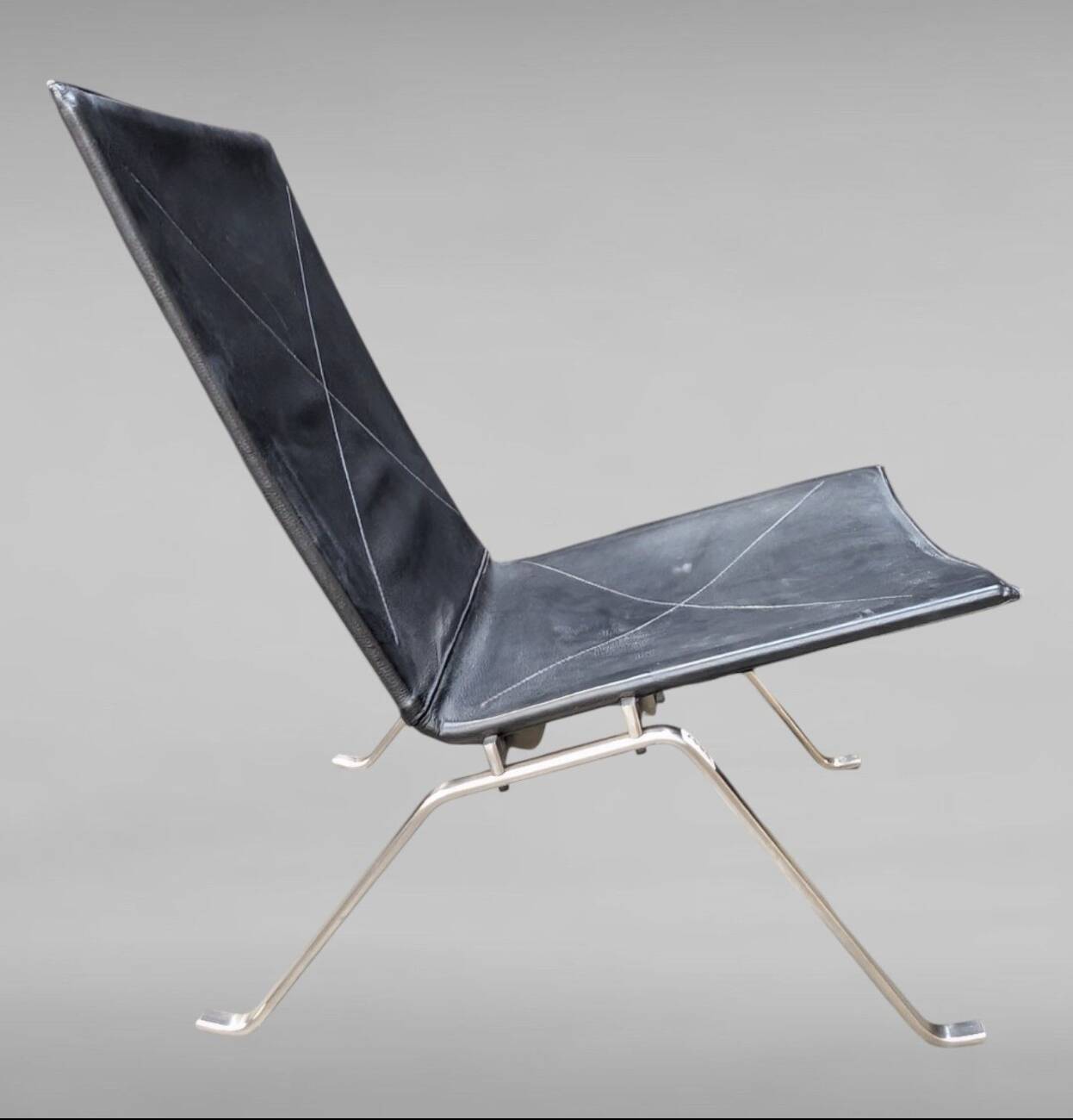 PK22 armchair Poul Kjaerholm