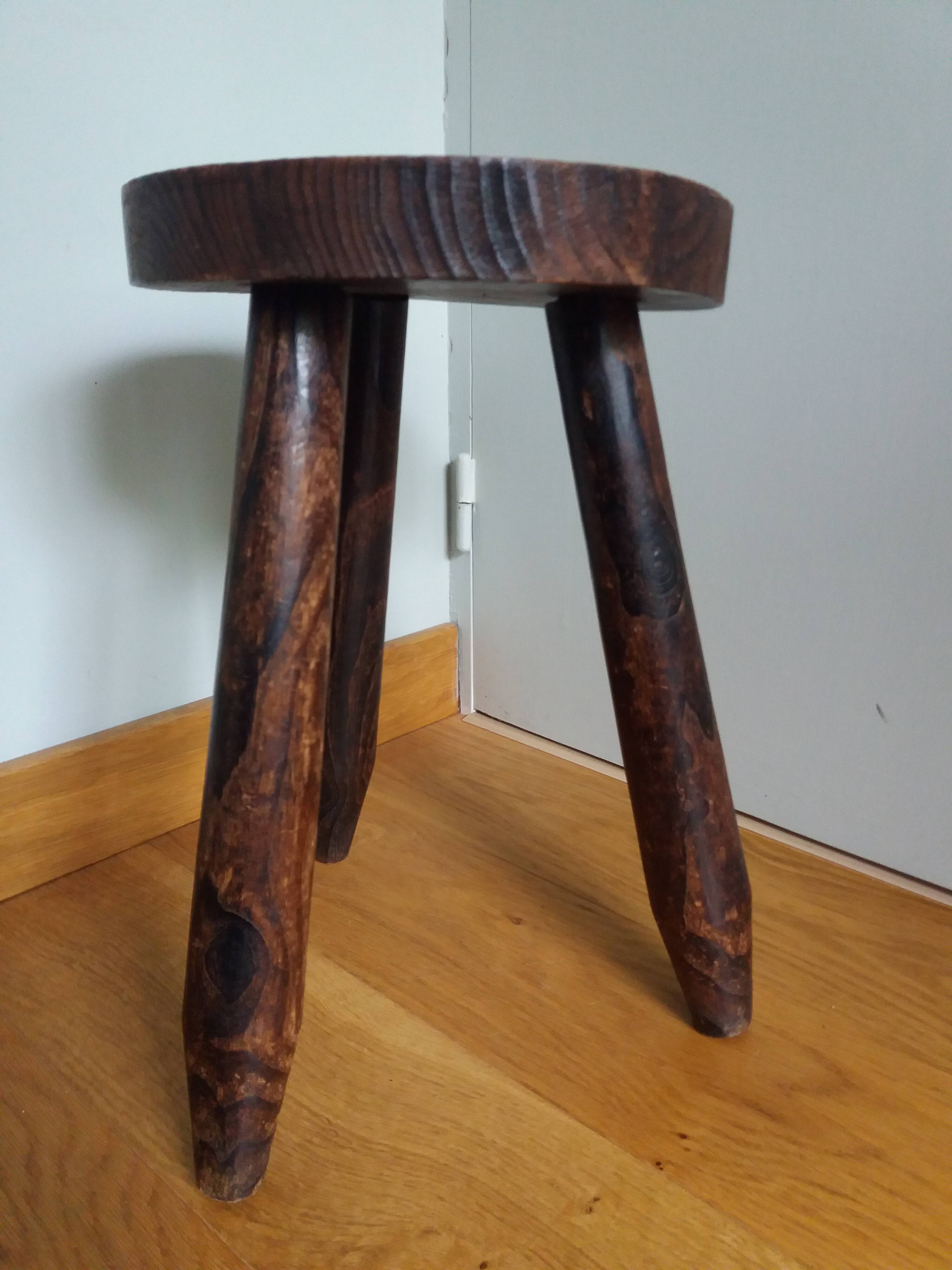 Tripod pencil leg stool