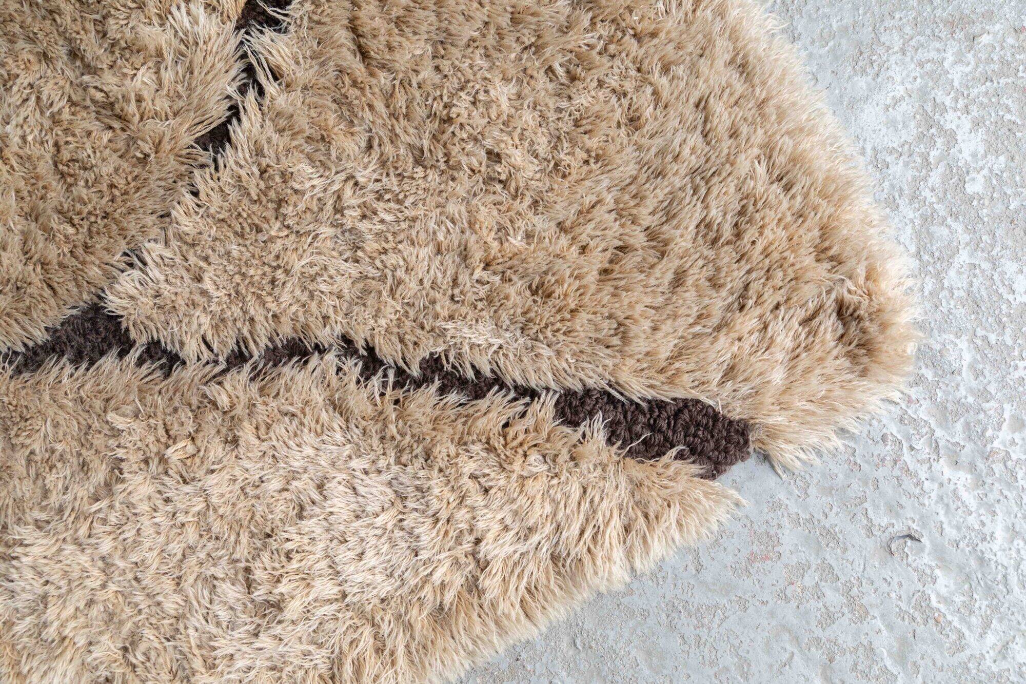 Tapis en laine réalisé par Ewald Kröner pour le château de Hackhausen, Allemagne, années 1970.