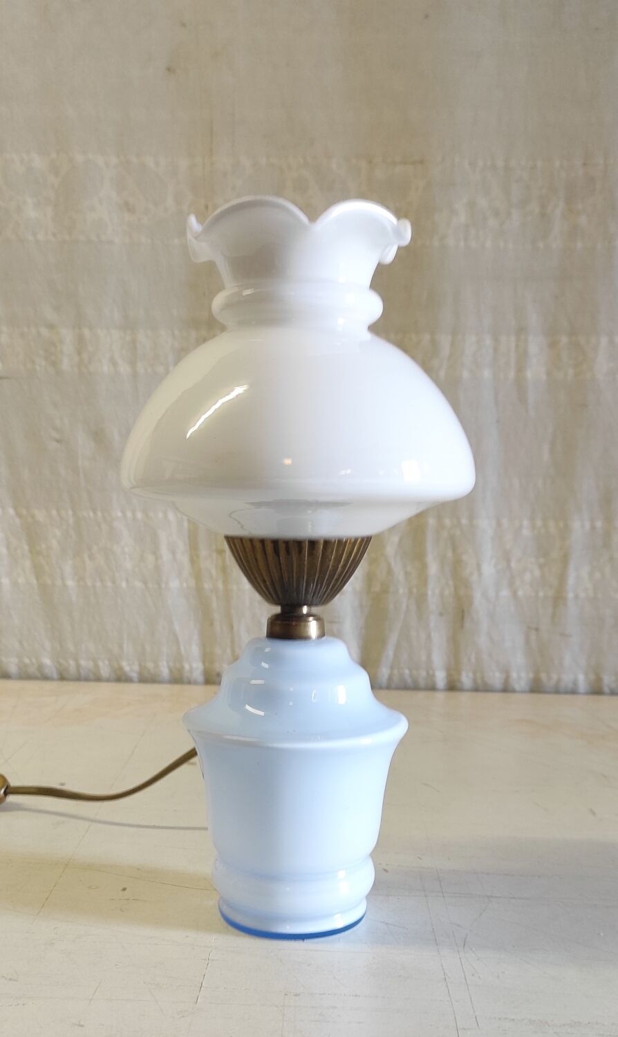 Table lamp in opaline - 1950s/60s