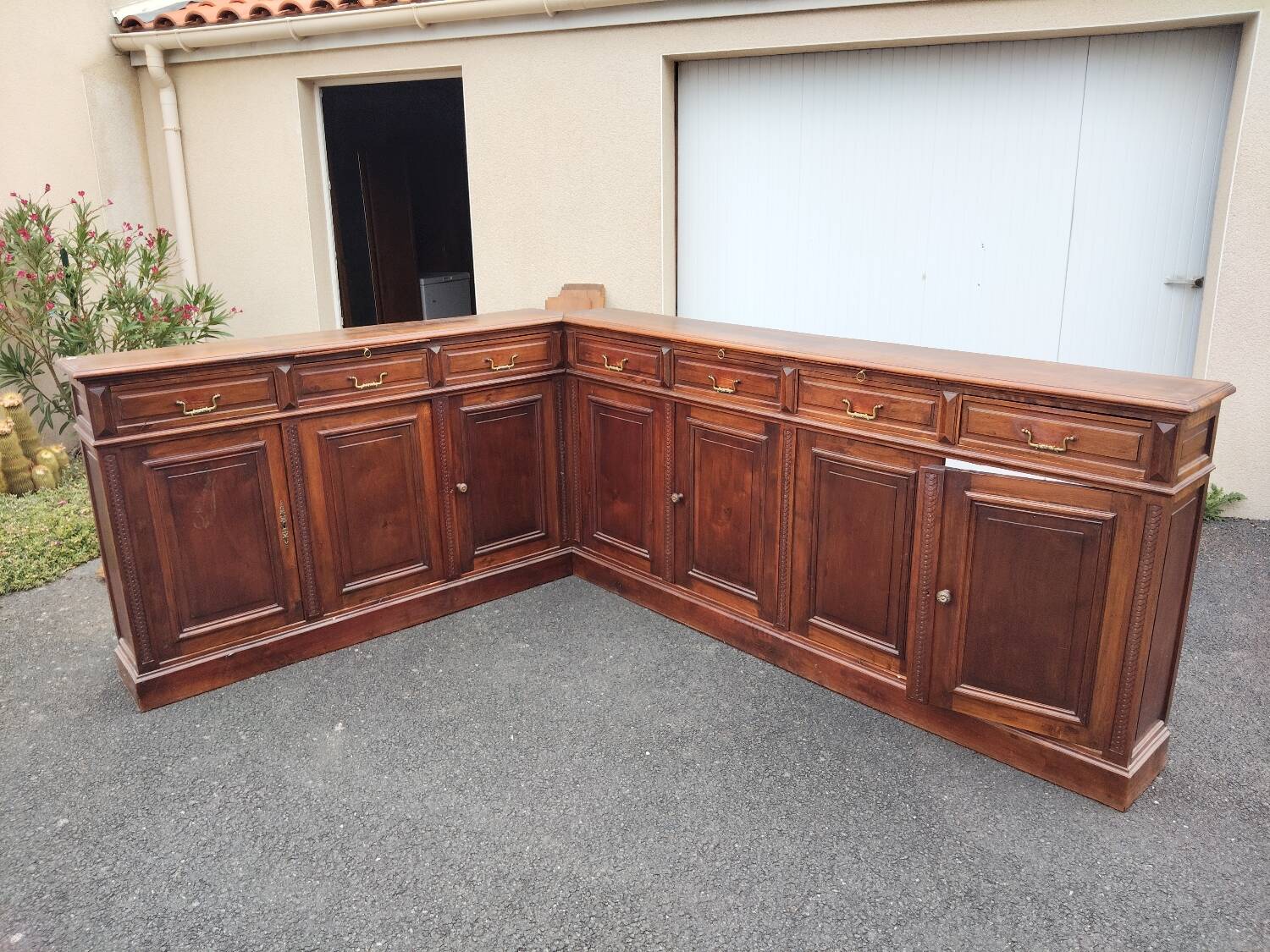 Low library workbench