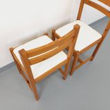 Pair of vintage chairs in pine and white terry fabric from the 70s