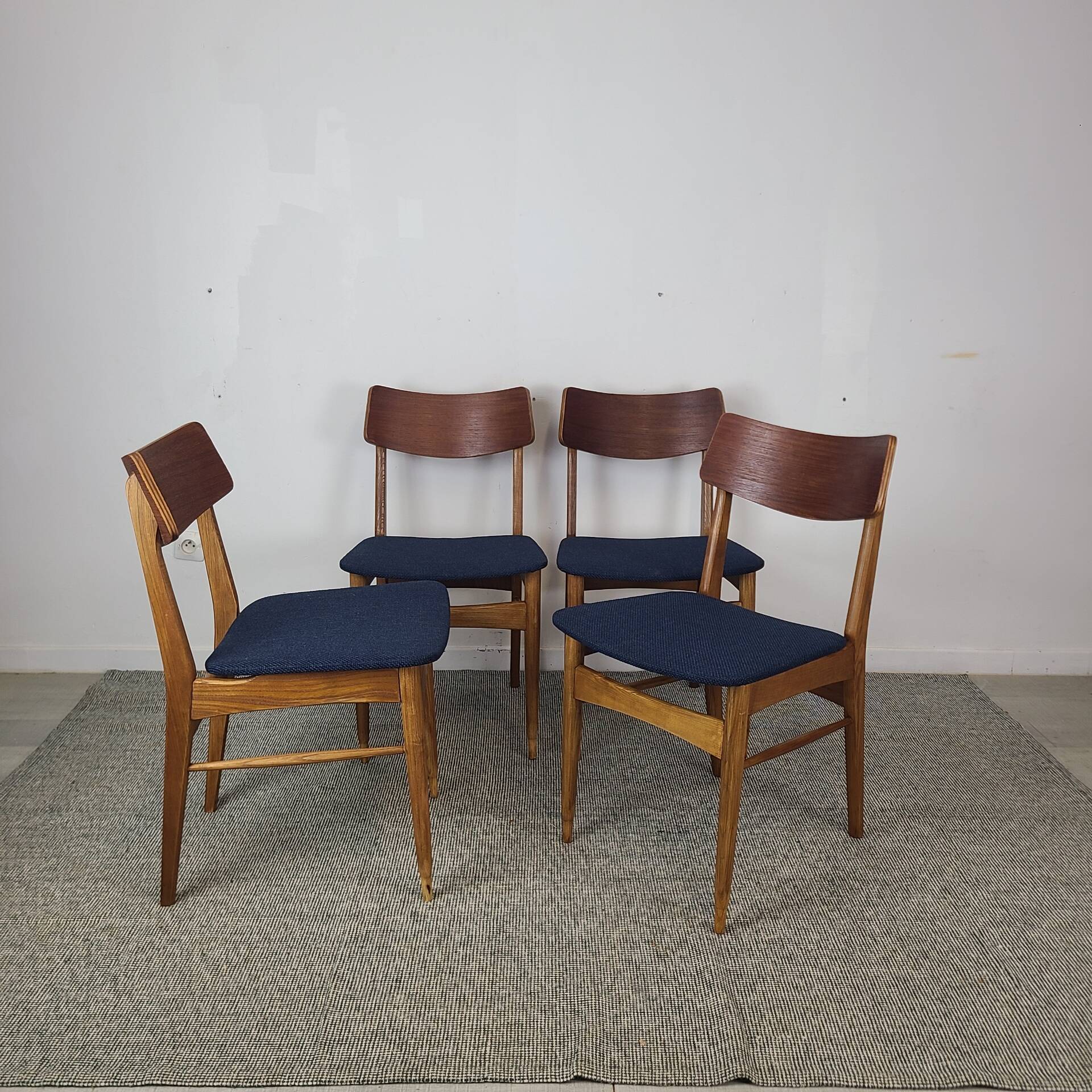 Chaise scandinave vintage design années 1960