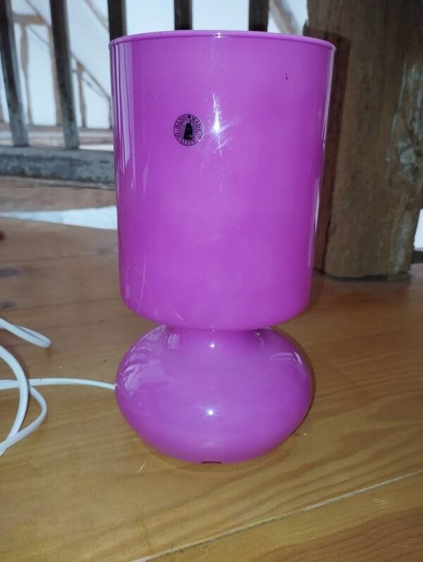 Lampe IKEA LYTKA – Rose fuchsia – Design scandinave