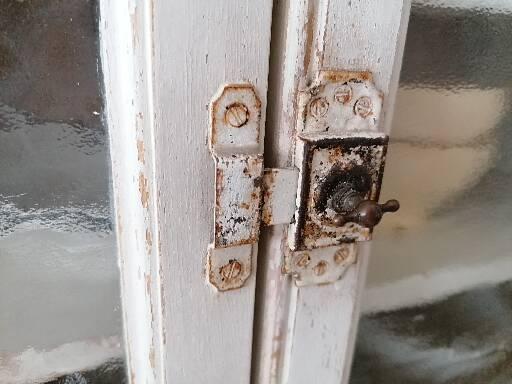 Toilet wall cabinet or pharmacy