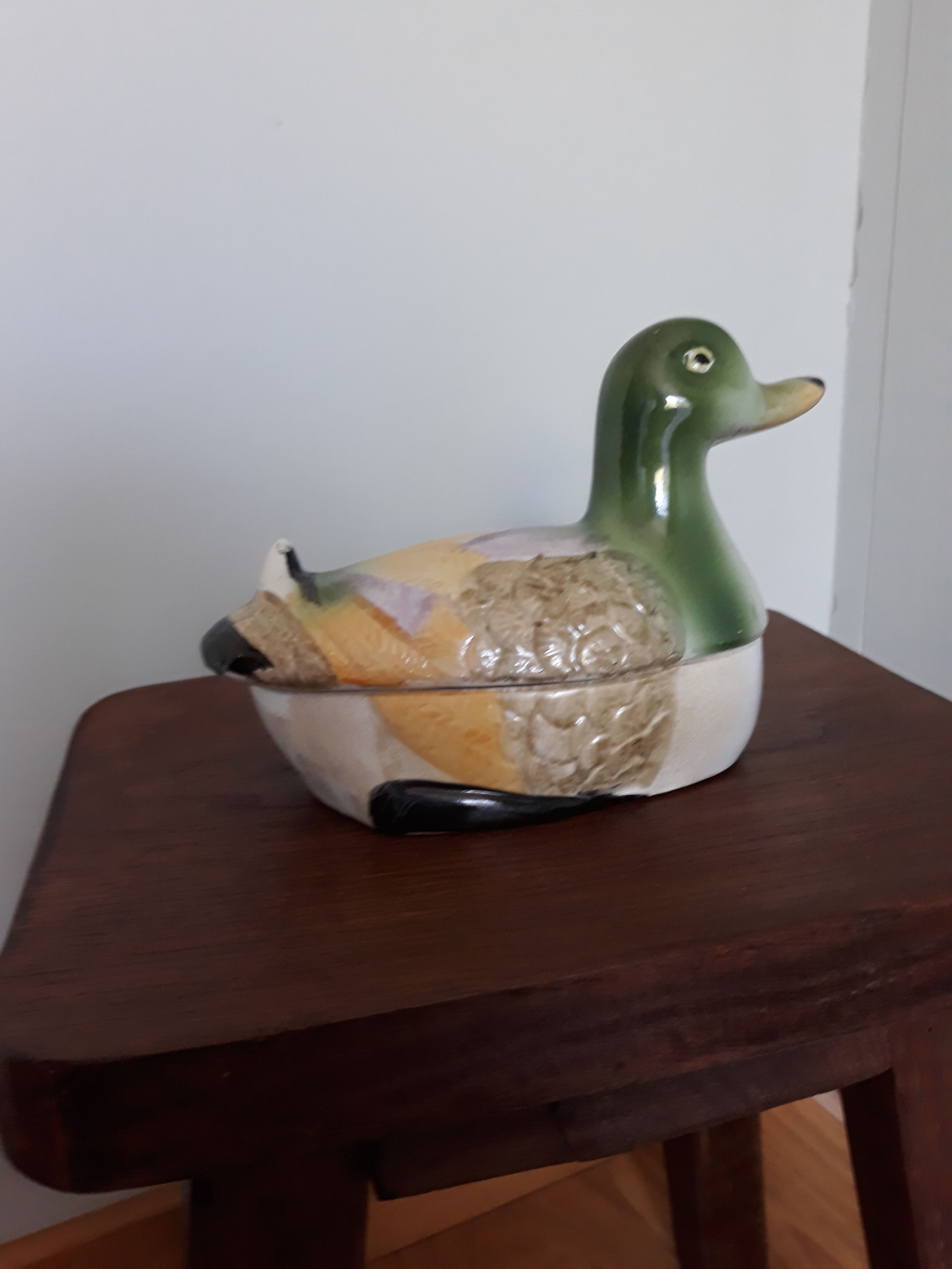 Empty duck box-ceramic pocket marked YR