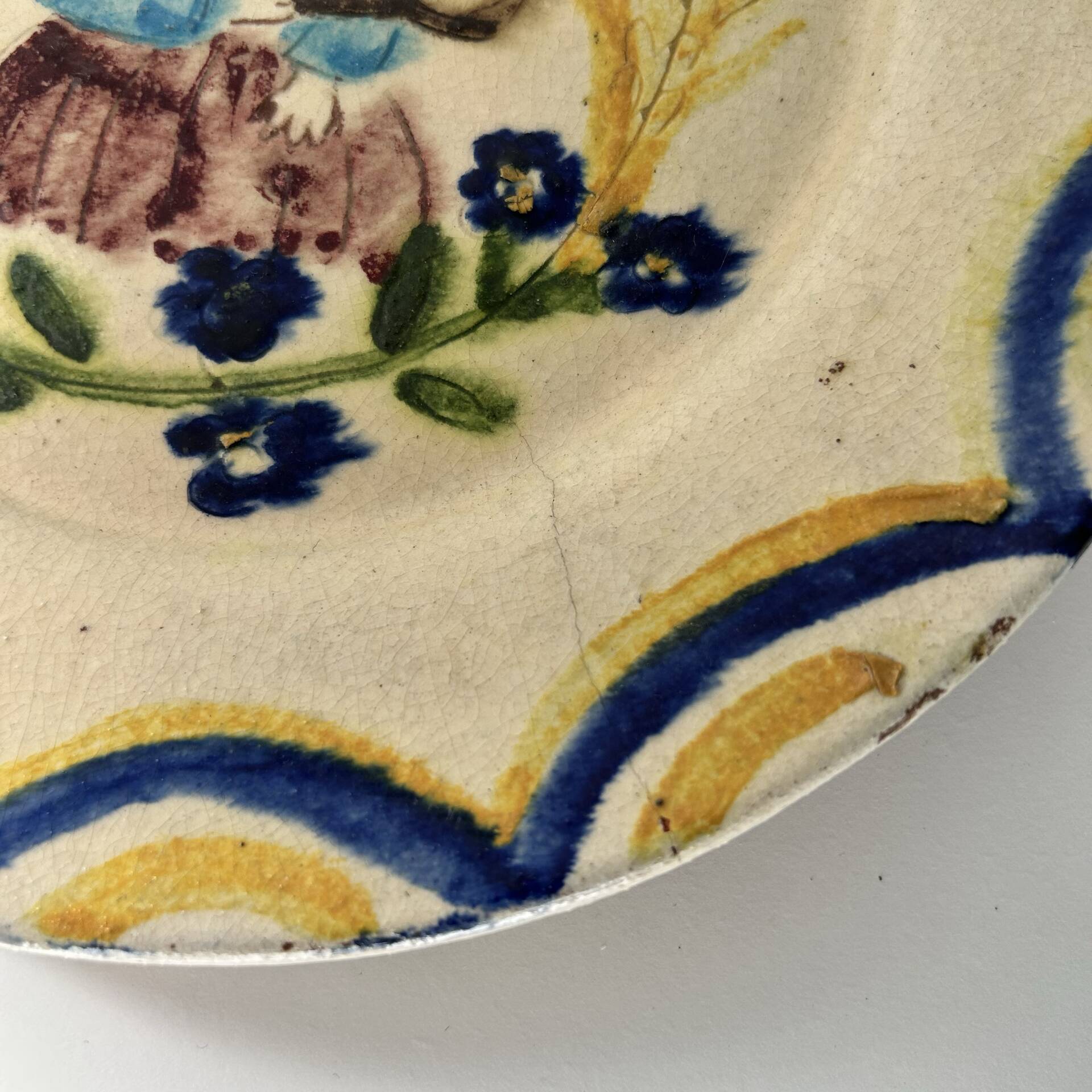 Old plate signed Redondo Martelo