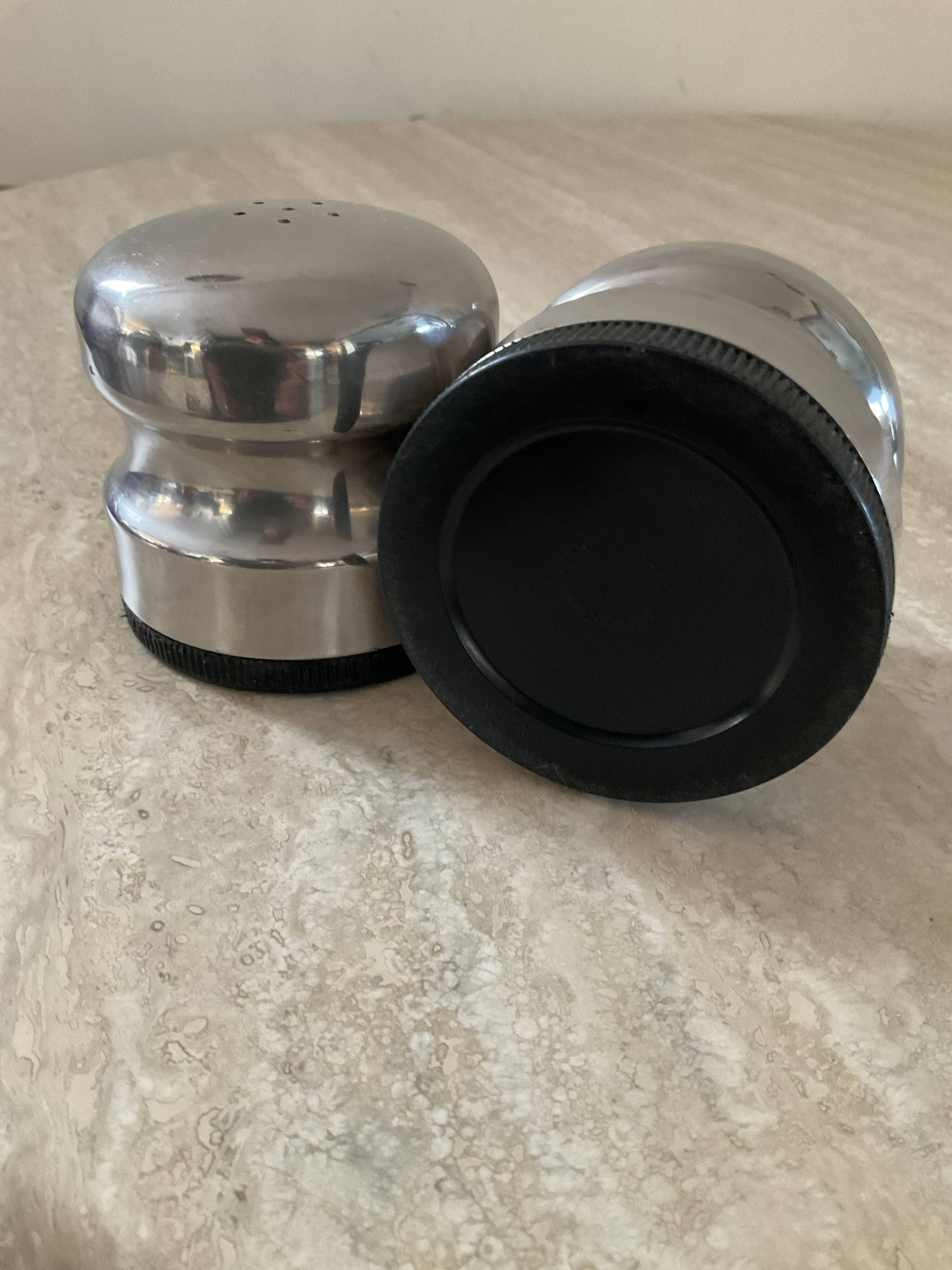 Salière et poivrier vintage années 70 en inox