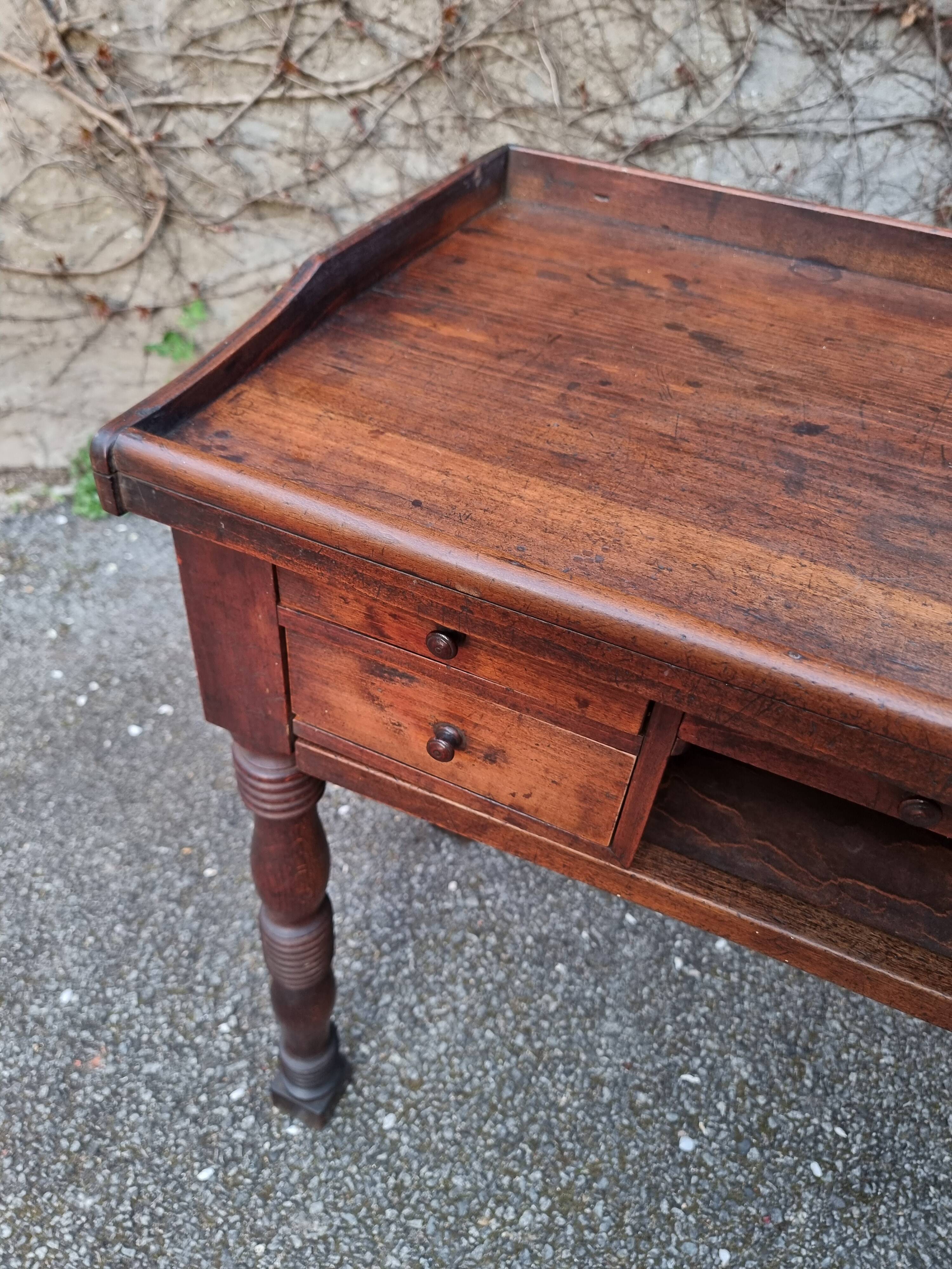 French antique watchmaker's bench – Table with drawers, vice, and original sliding leather surface – circa 1900