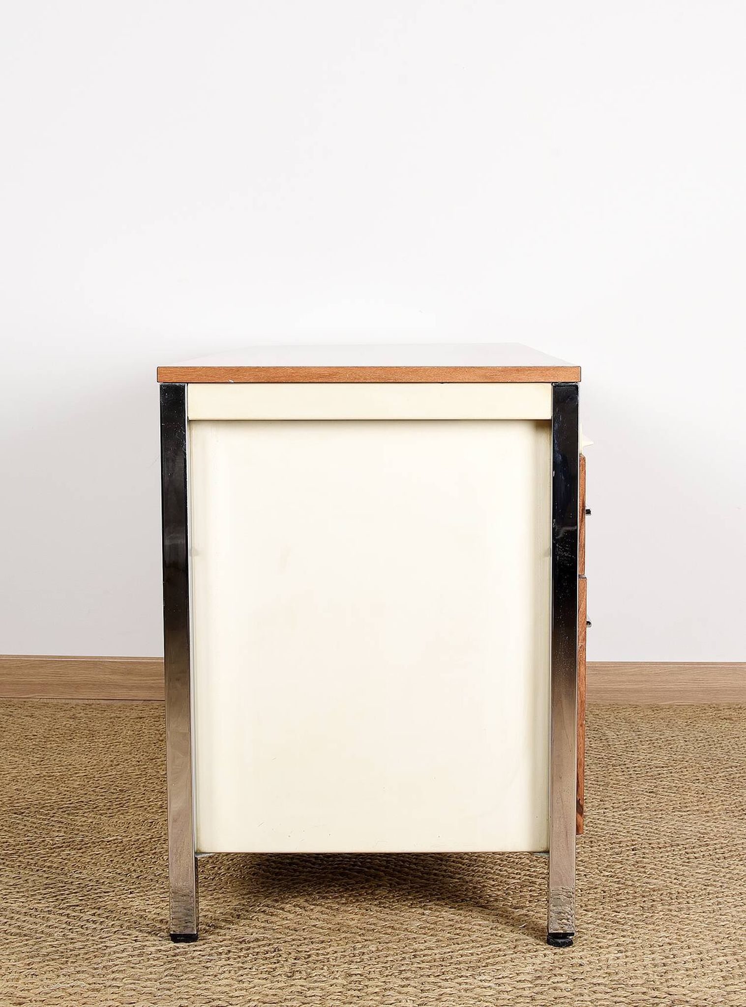 Bureau des années 50, fabriqué par la marque Strafor.