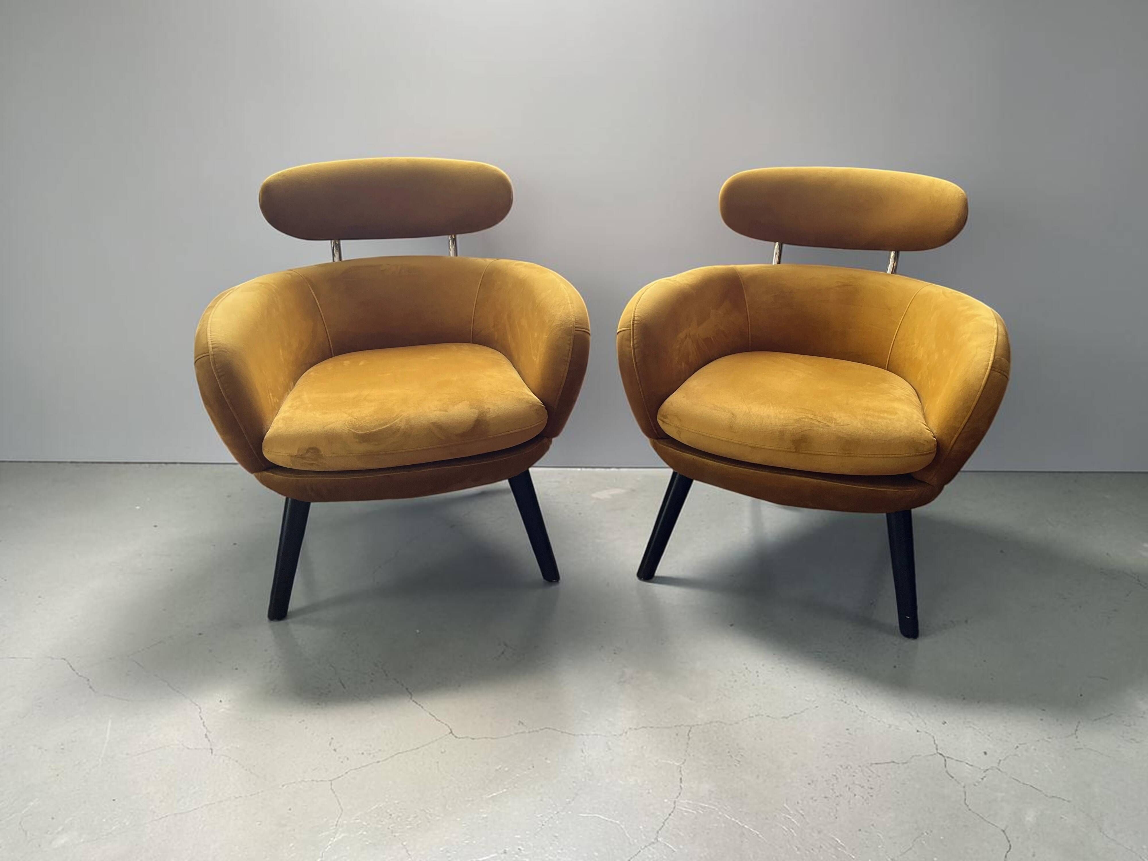 Vintage pair of mustard velvet armchairs from the 20th century.